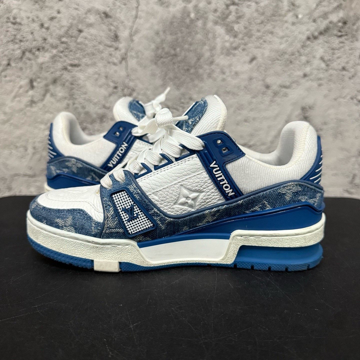 Louis Vuitton Louis Vuitton Monogram Trainer White Blue Size US 4.5 / IT 34.5 - 5 Thumbnail