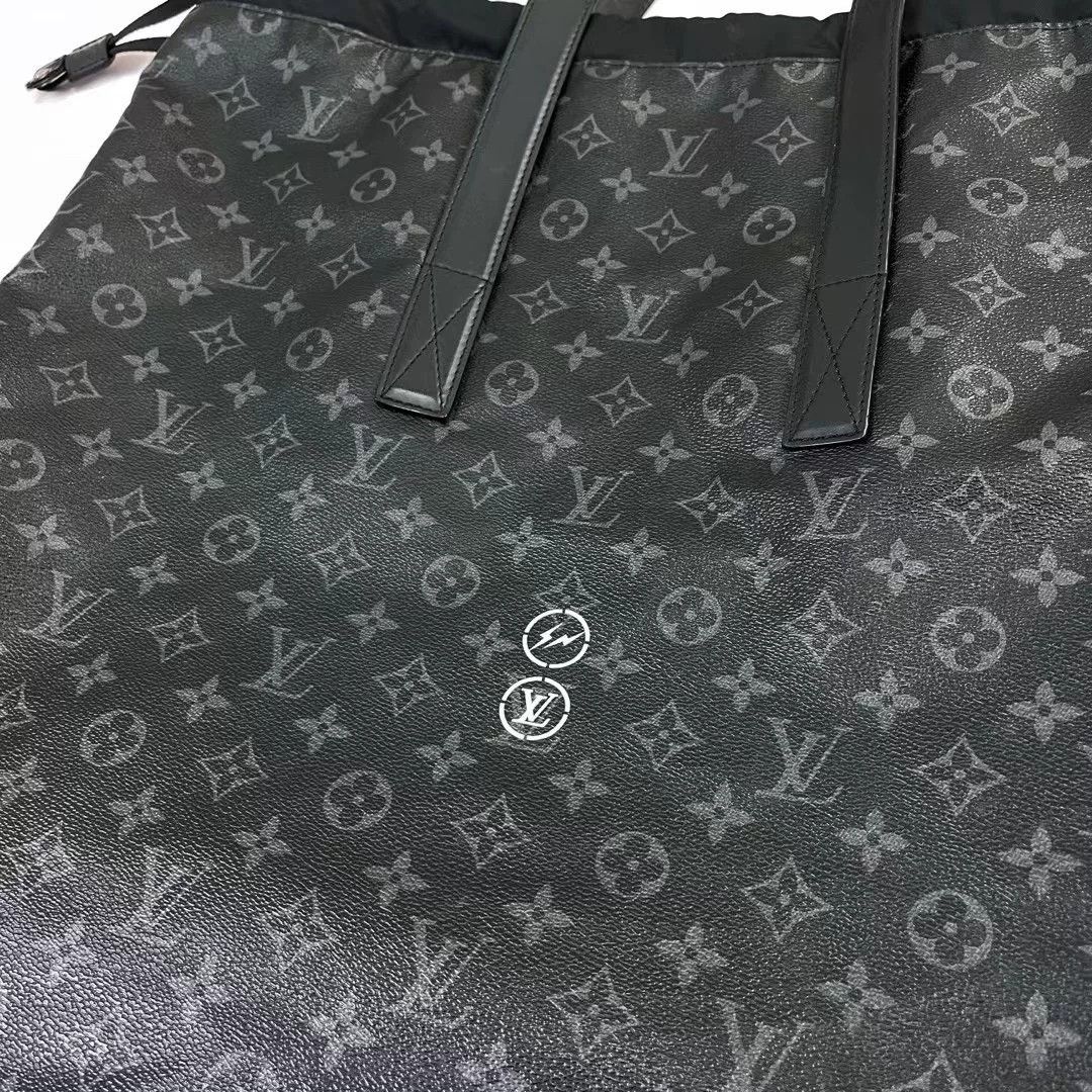 Louis Vuitton Louis Vuitton x Fragment Design Tote Bag Size ONE SIZE - 5 Thumbnail