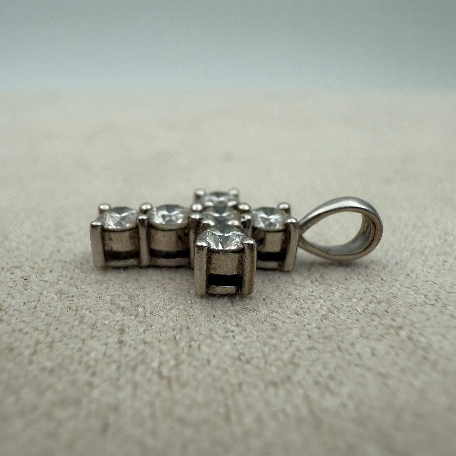 EYEFUNNY Eyefunny Platinum Cross Diamond Pendant Size ONE SIZE - 4 Thumbnail