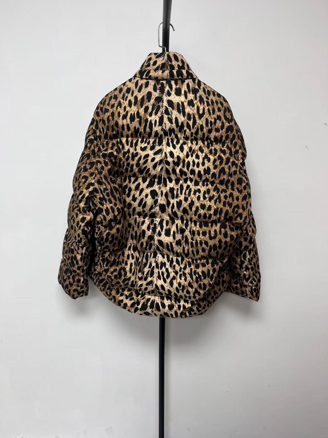 Balenciaga Balenciaga Leopard Print Puffer Jacket Size XXS / US 00 / IT 34 - 2 Thumbnail