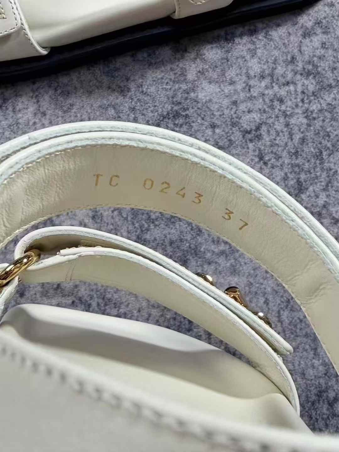 Louis Vuitton Louis Vuitton White Gold Logo Velcro Sandals Size US 6 / IT 36 - 7 Thumbnail