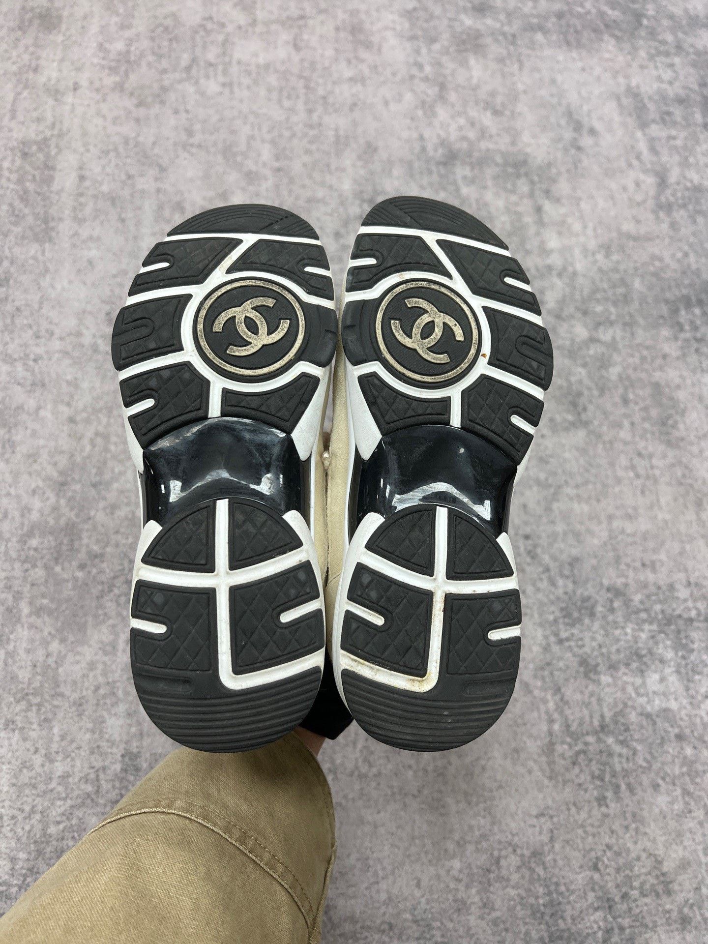 Chanel Chanel Knit Sneakers Size US 6 / IT 36 - 9 Thumbnail