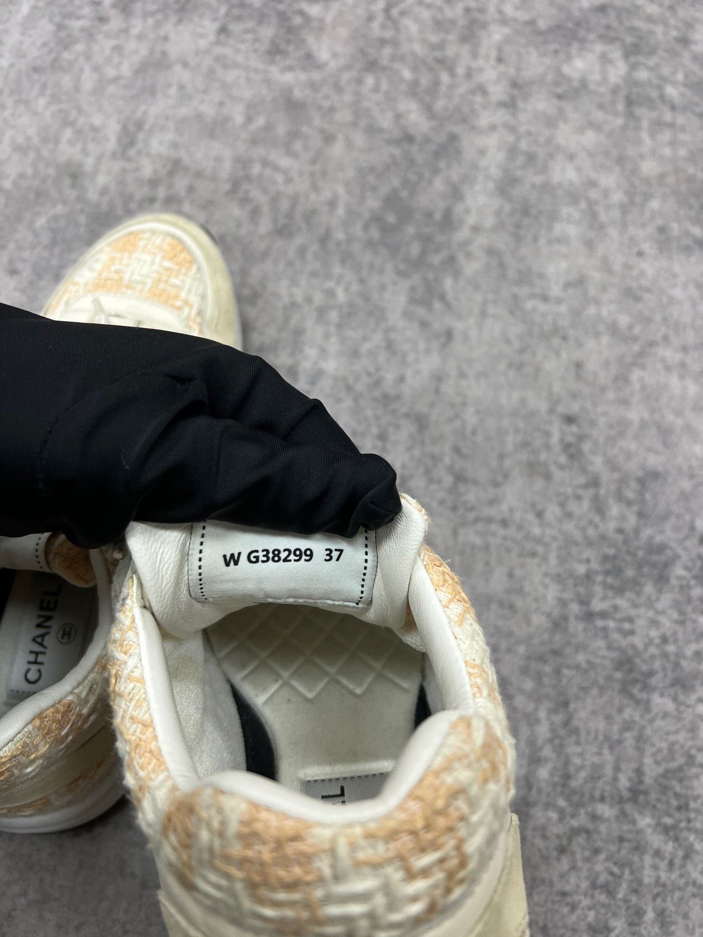 Chanel Chanel Knit Sneakers Size US 6 / IT 36 - 8 Thumbnail