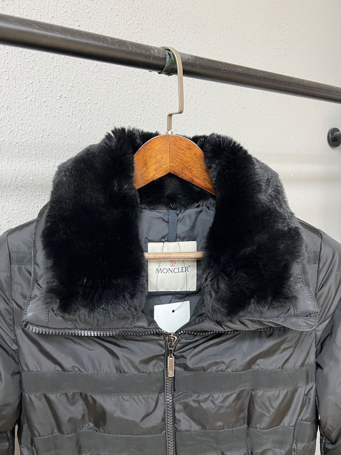 Moncler Moncler Fur Collar Down Jacket Size M / US 6-8 / IT 42-44 - 3 Thumbnail