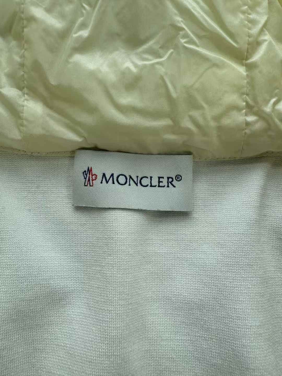 Moncler Moncler Milk White Paneled Down Jacket Size M / US 6-8 / IT 42-44 - 3 Thumbnail