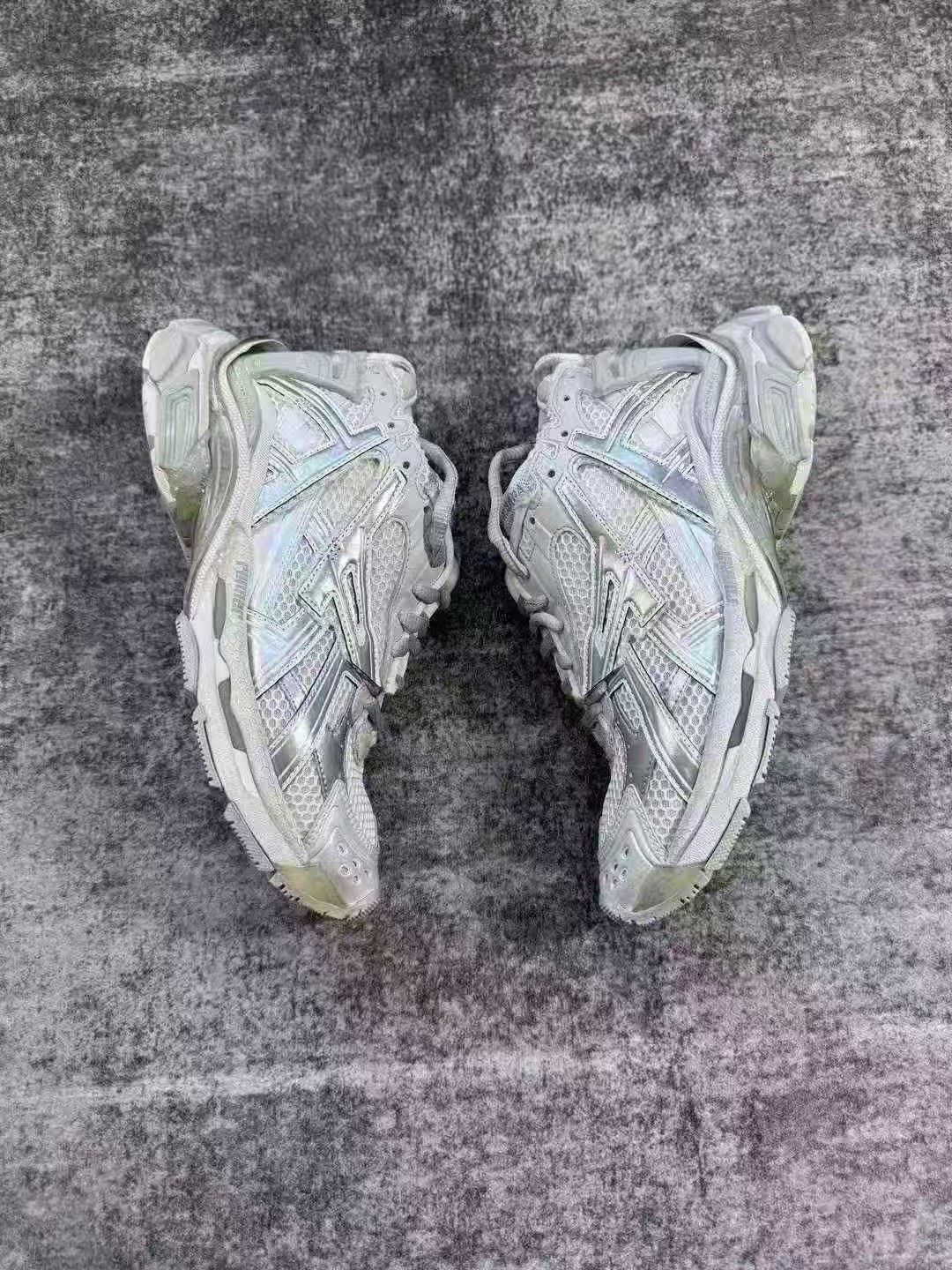Balenciaga Balenciaga Silver Runner Running Shoes Size US 7 / EU 40 - 3 Thumbnail