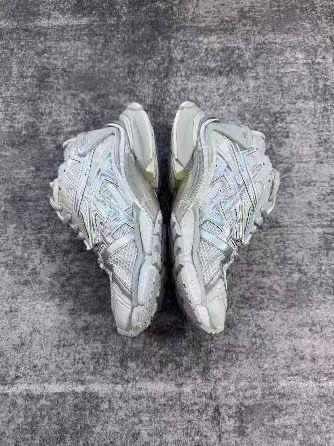 Balenciaga Balenciaga Silver Runner Running Shoes Size US 7 / EU 40 - 4 Thumbnail