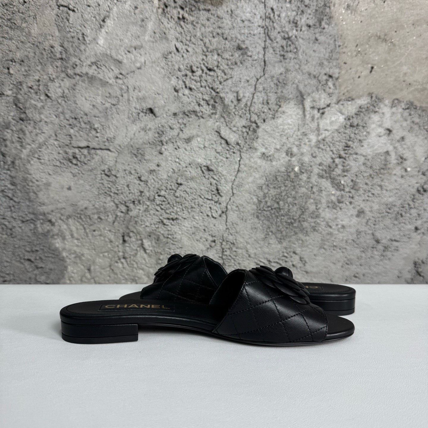 Chanel Chanel Camellia Slippers Size US 8 / IT 38 - 3 Thumbnail