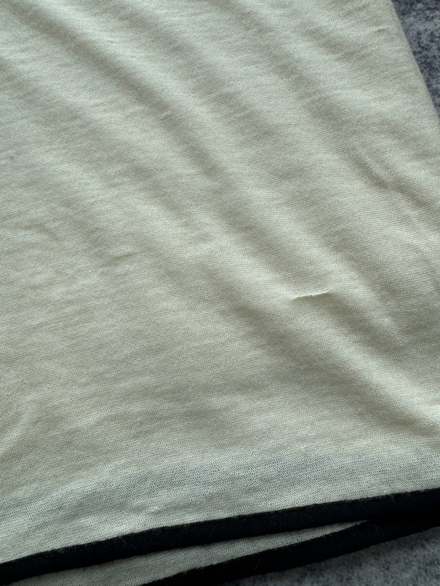 Chanel Chanel Beige Cashmere Oversized Shawl Size ONE SIZE - 3 Thumbnail