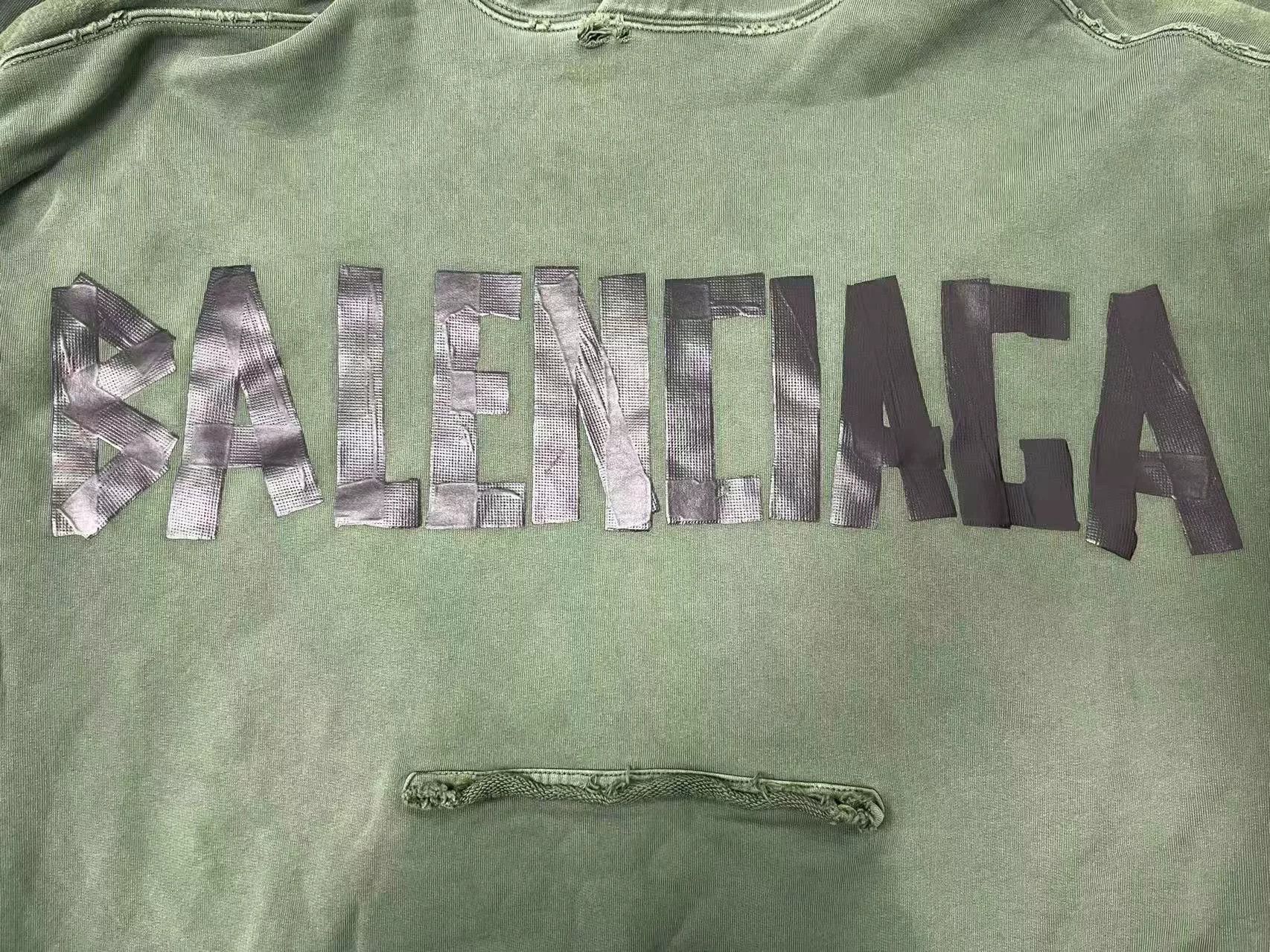Balenciaga Balenciaga Logo Print Oversized Men's Hoodie Size US M / EU 48-50 / 2 - 3 Thumbnail
