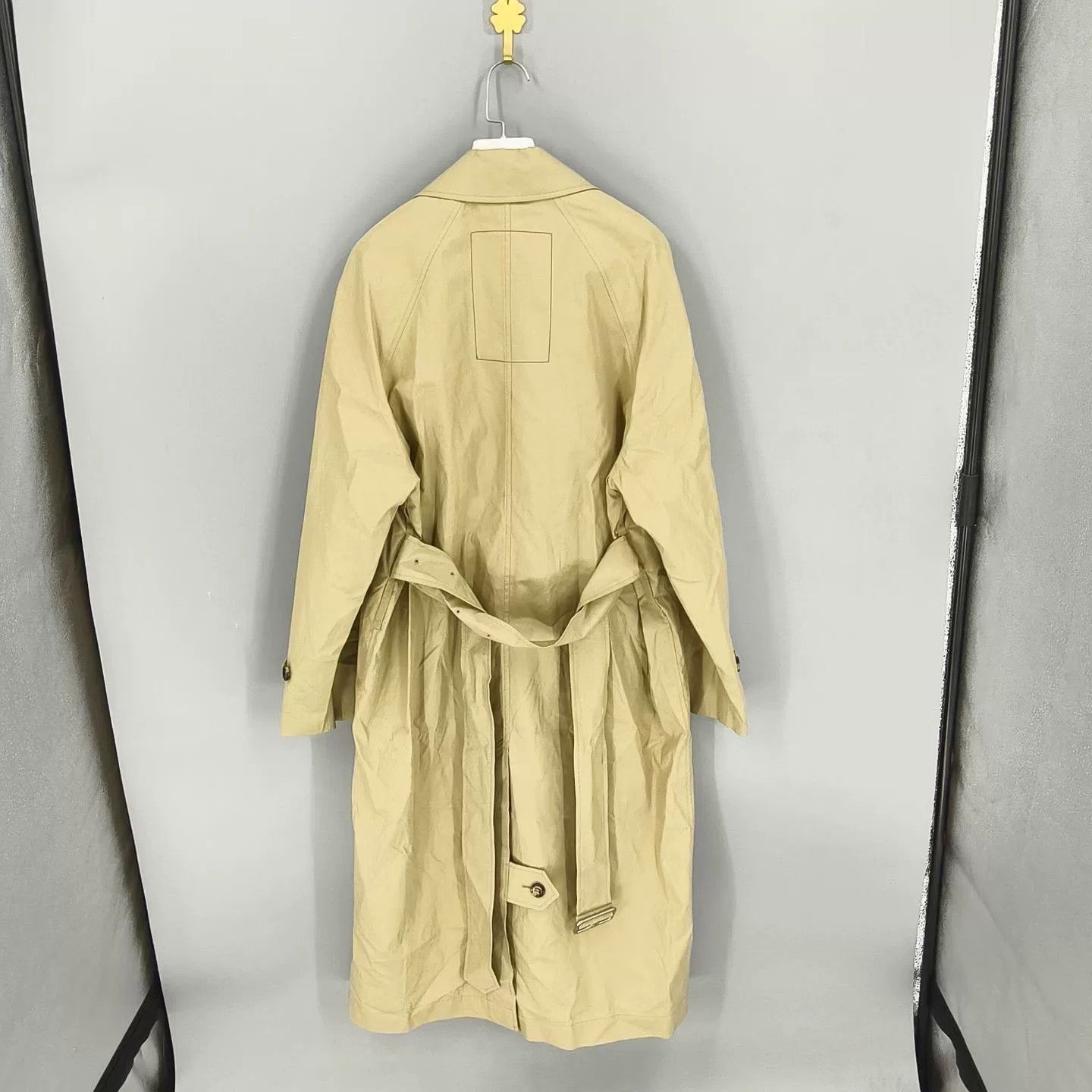 Burberry Burberry Men's Solid Lapel Single-Breasted Trench Size US M / EU 48-50 / 2 - 2 Thumbnail