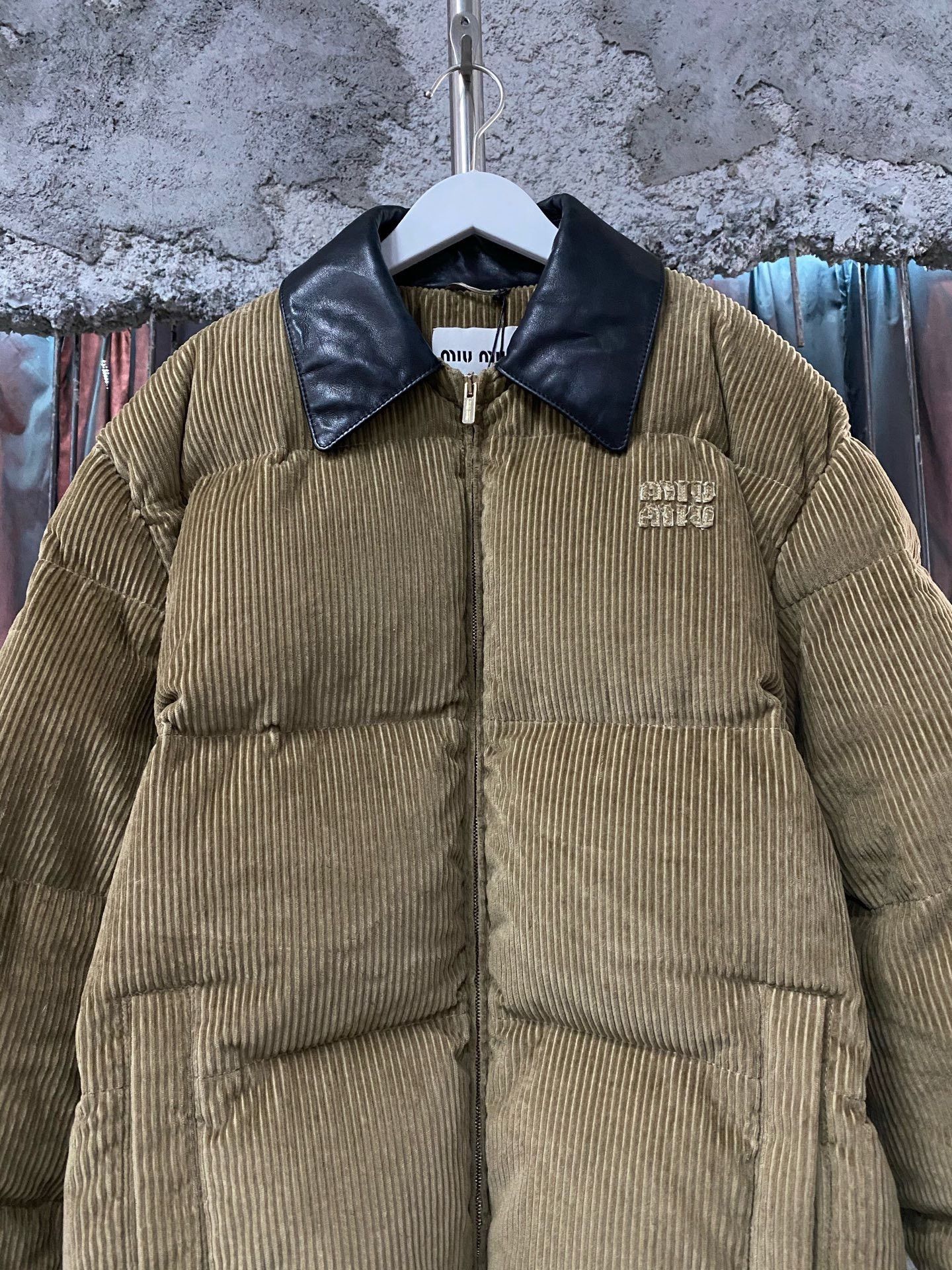 Miu Miu Miumiu Corduroy Down Jacket Size S / US 4 / IT 40 - 3 Thumbnail