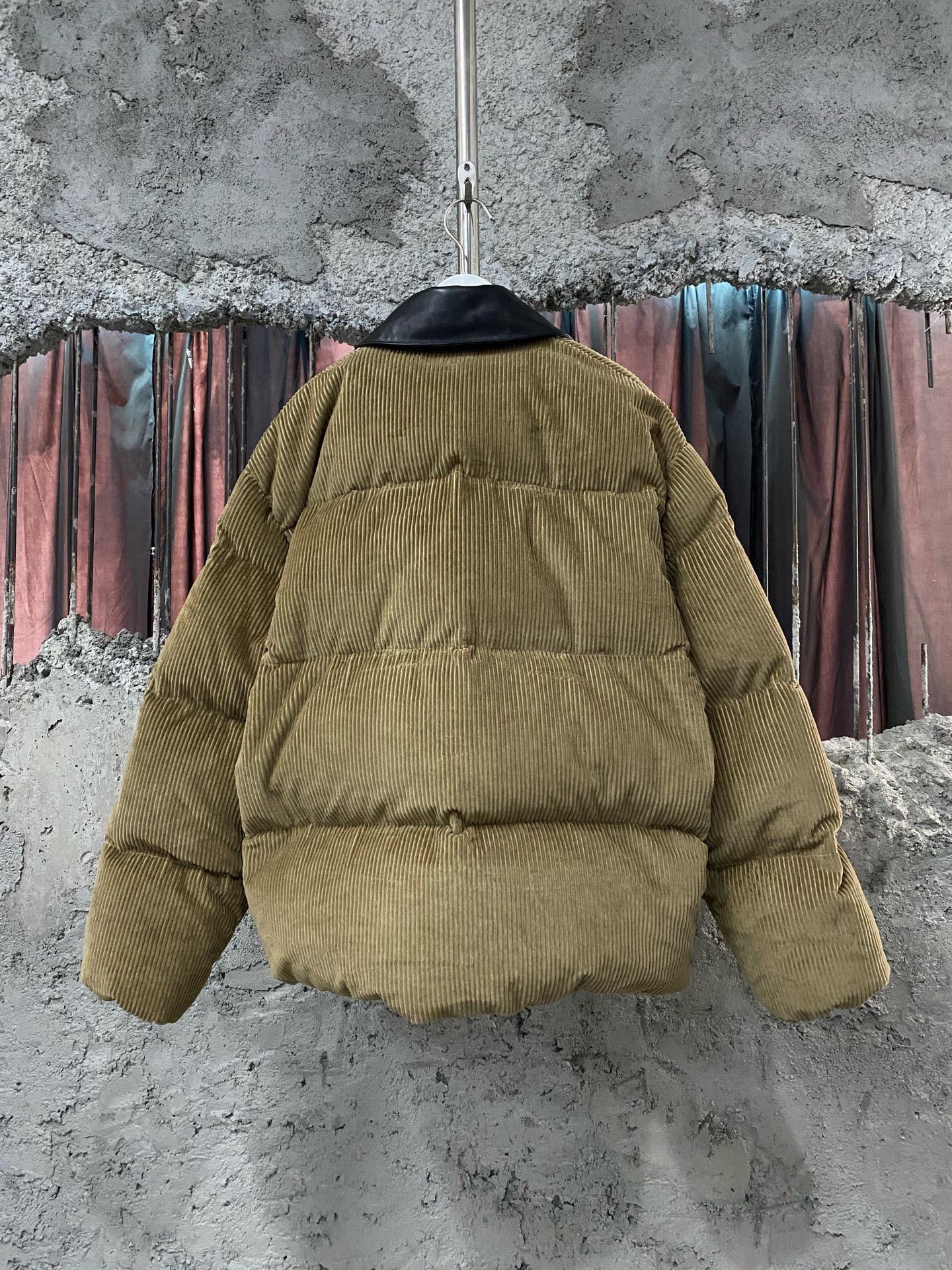 Miu Miu Miumiu Corduroy Down Jacket Size S / US 4 / IT 40 - 2 Thumbnail