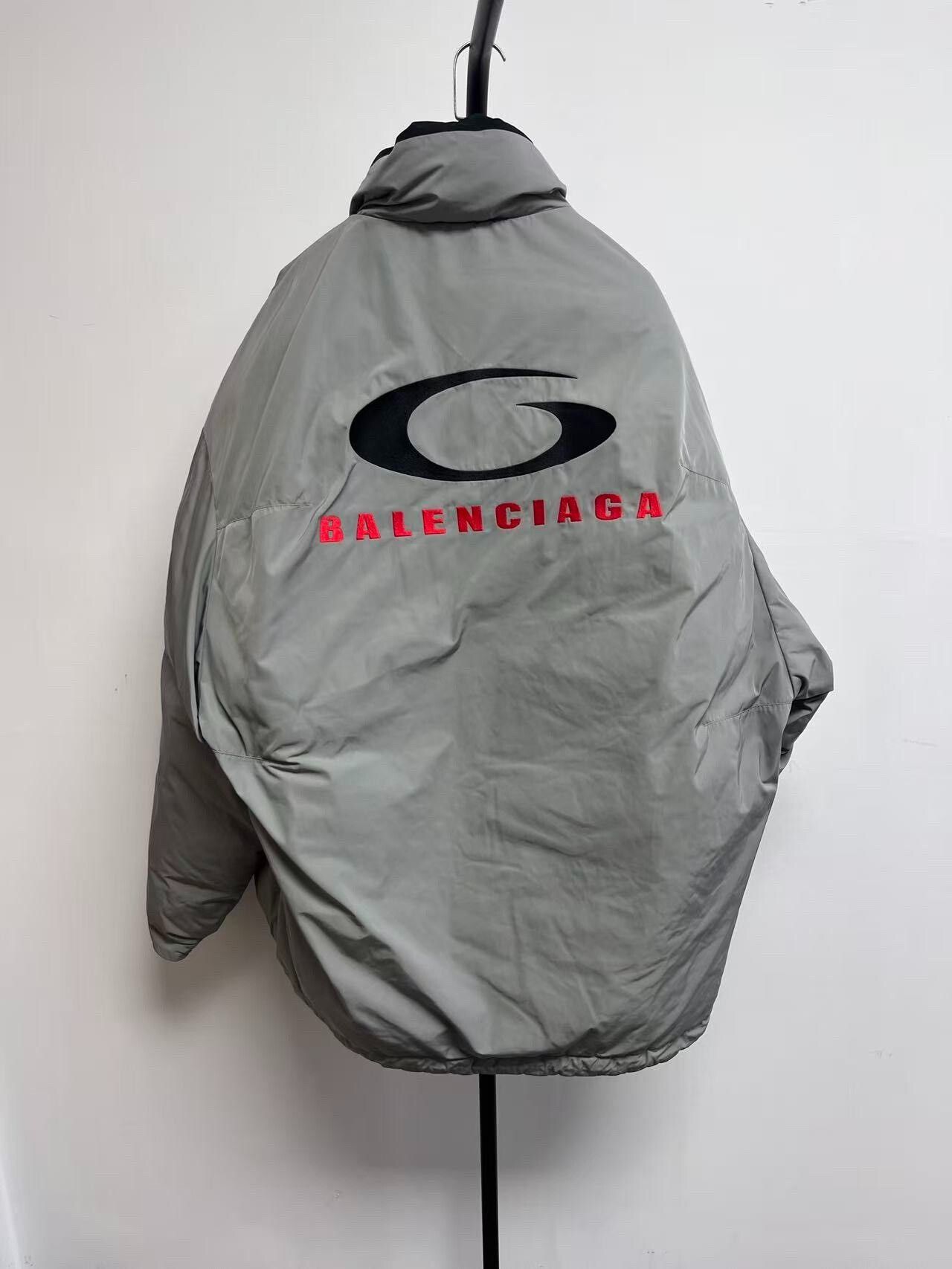 Balenciaga Balenciaga Cocoon Reversible Puffer Jacket Size XS / US 0-2 / IT 36-38 - 2 Thumbnail