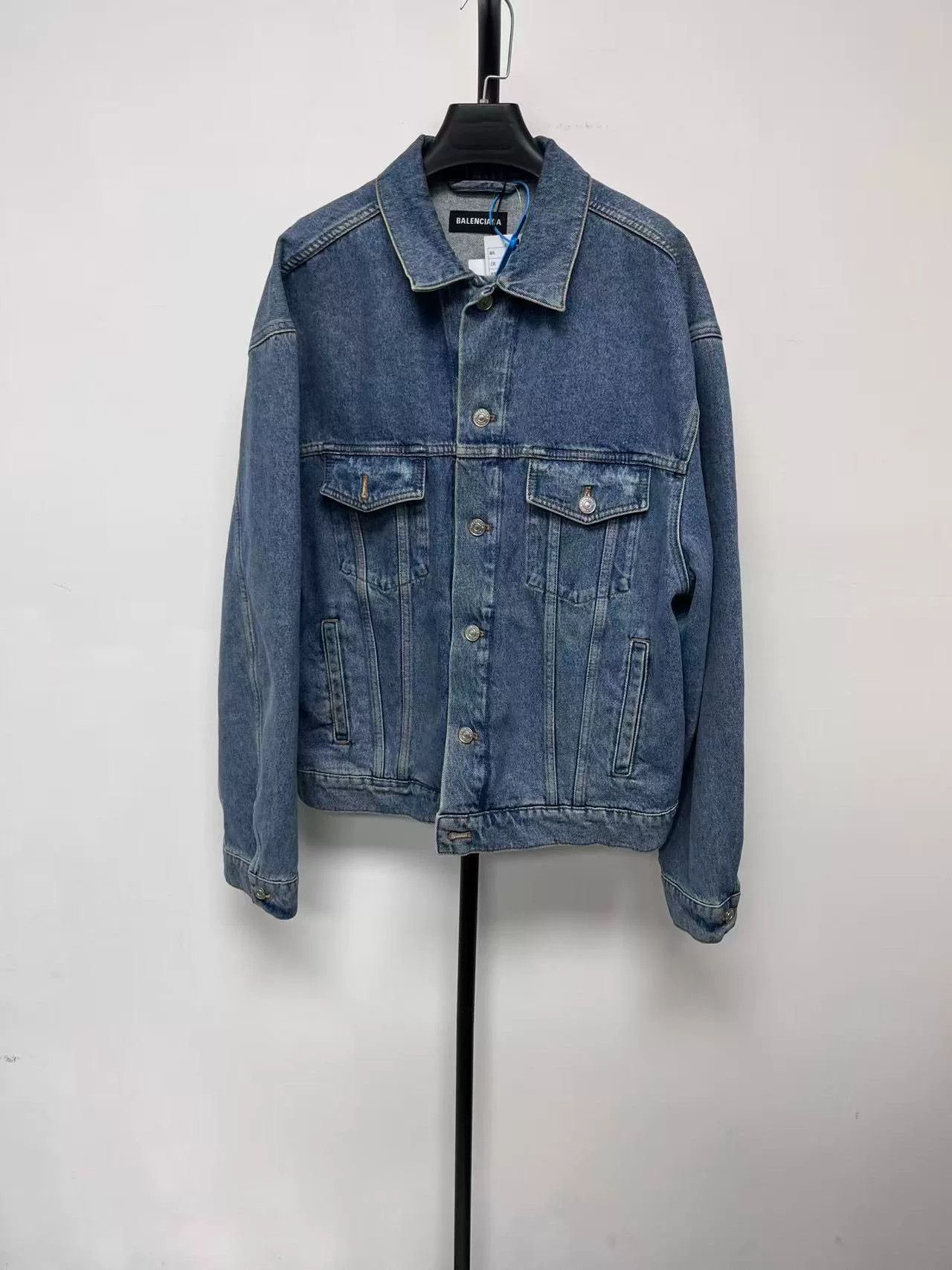 Balenciaga Balenciaga Women's Washed Denim Jacket Size XL / US 12-14 / IT 48-50 - 2 Thumbnail