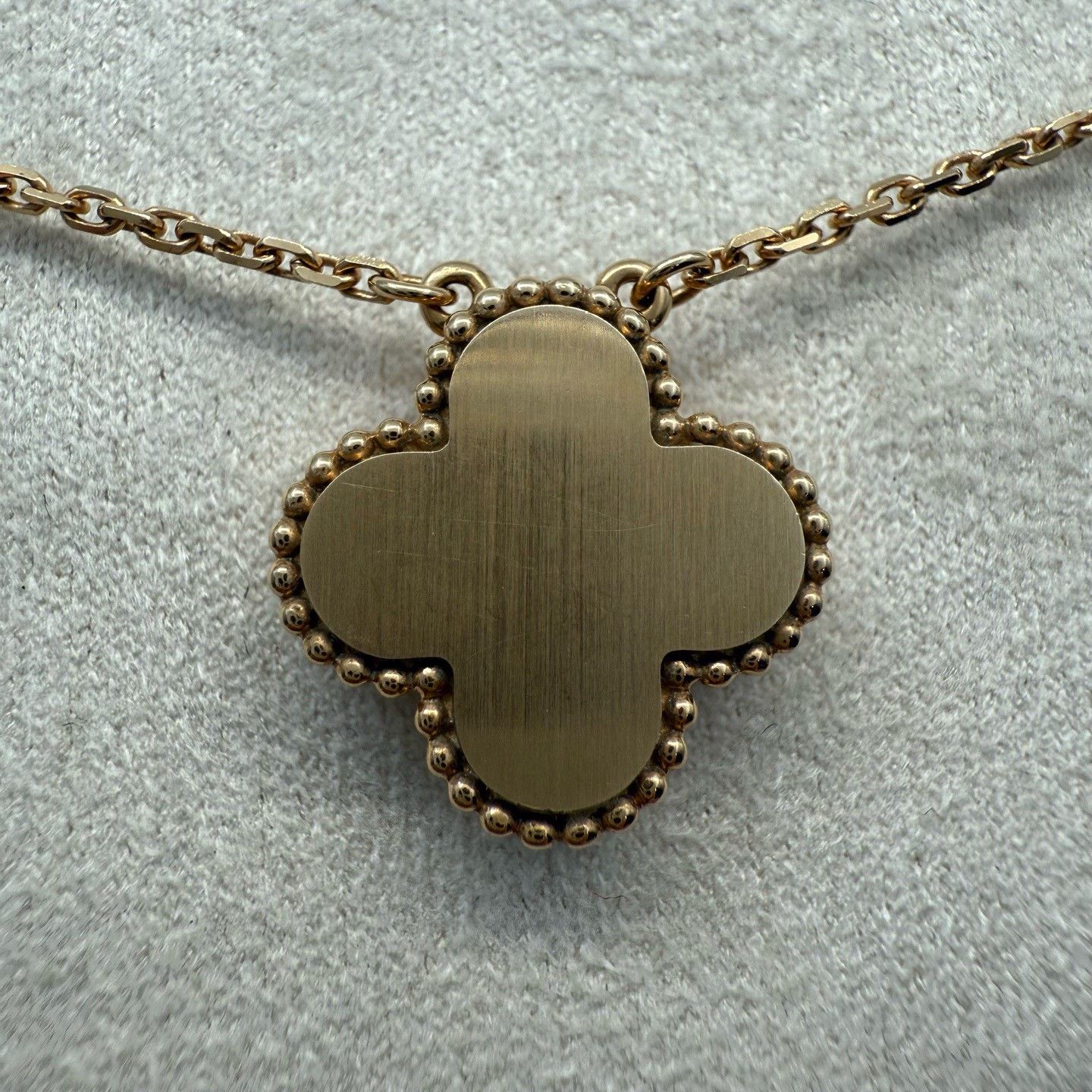 Van Cleef & Arpels Van Cleef & Arpels Christmas Limited Gold Clover Necklace Size ONE SIZE - 4 Thumbnail