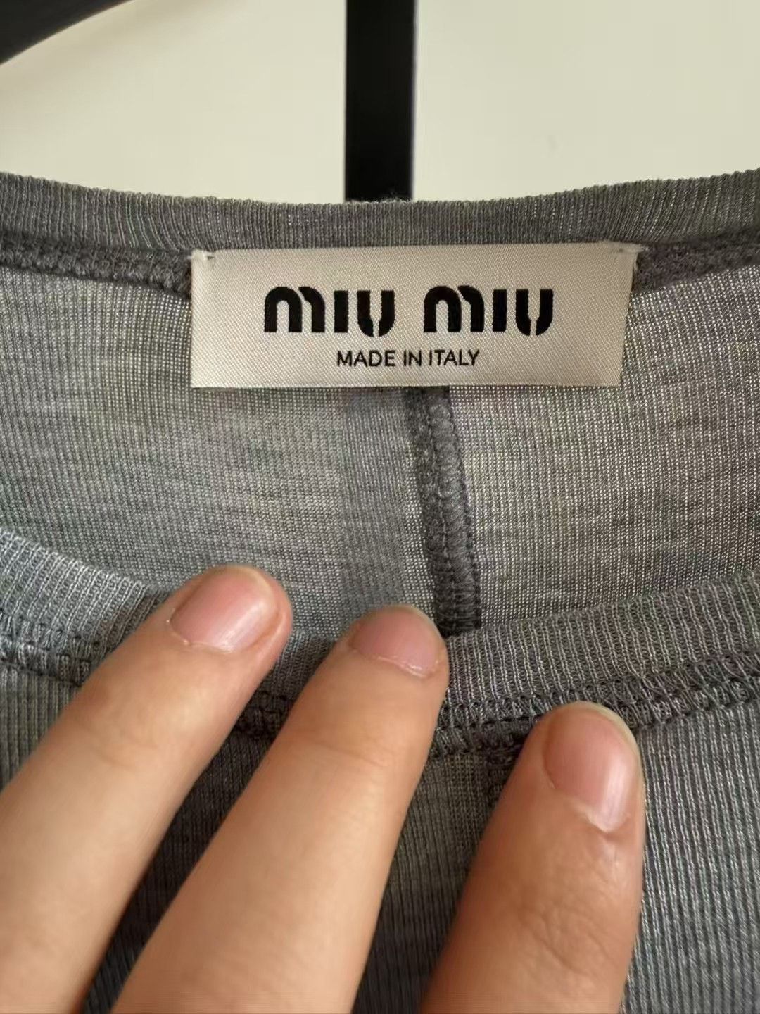 Miu Miu Miumiu Gray Silk Logo Long-Sleeve Top Size S / US 4 / IT 40 - 3 Thumbnail