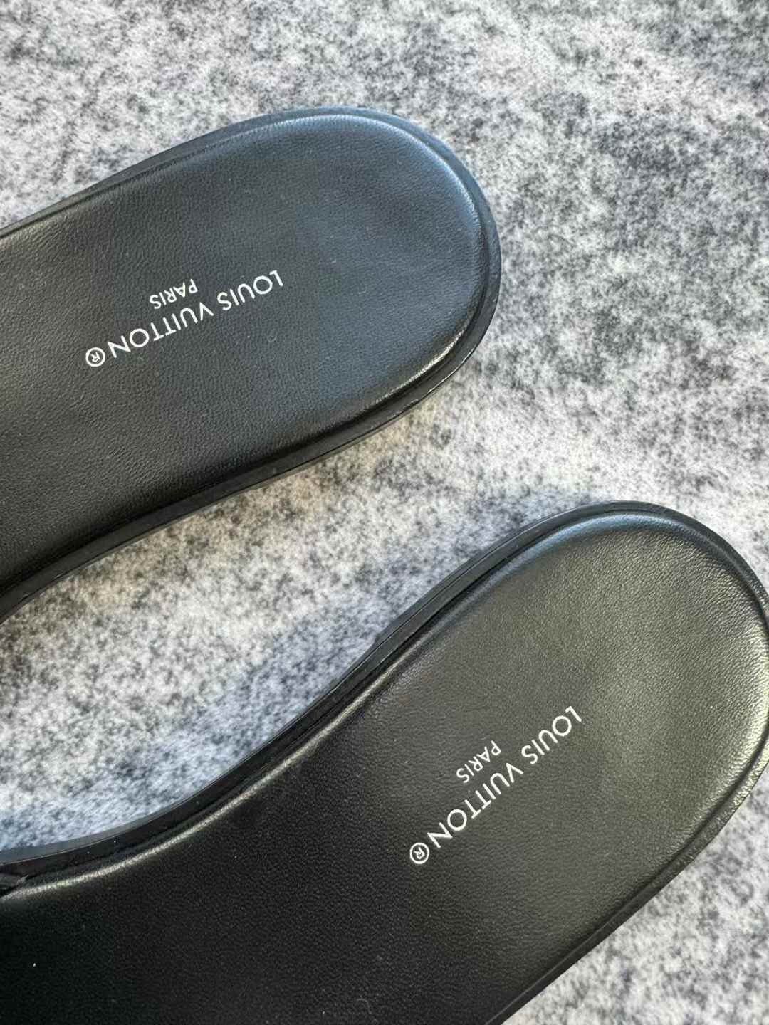 Louis Vuitton Louis Vuitton Dauphine Gold Buckle Flat Slippers Size US 6 / IT 36 - 5 Thumbnail