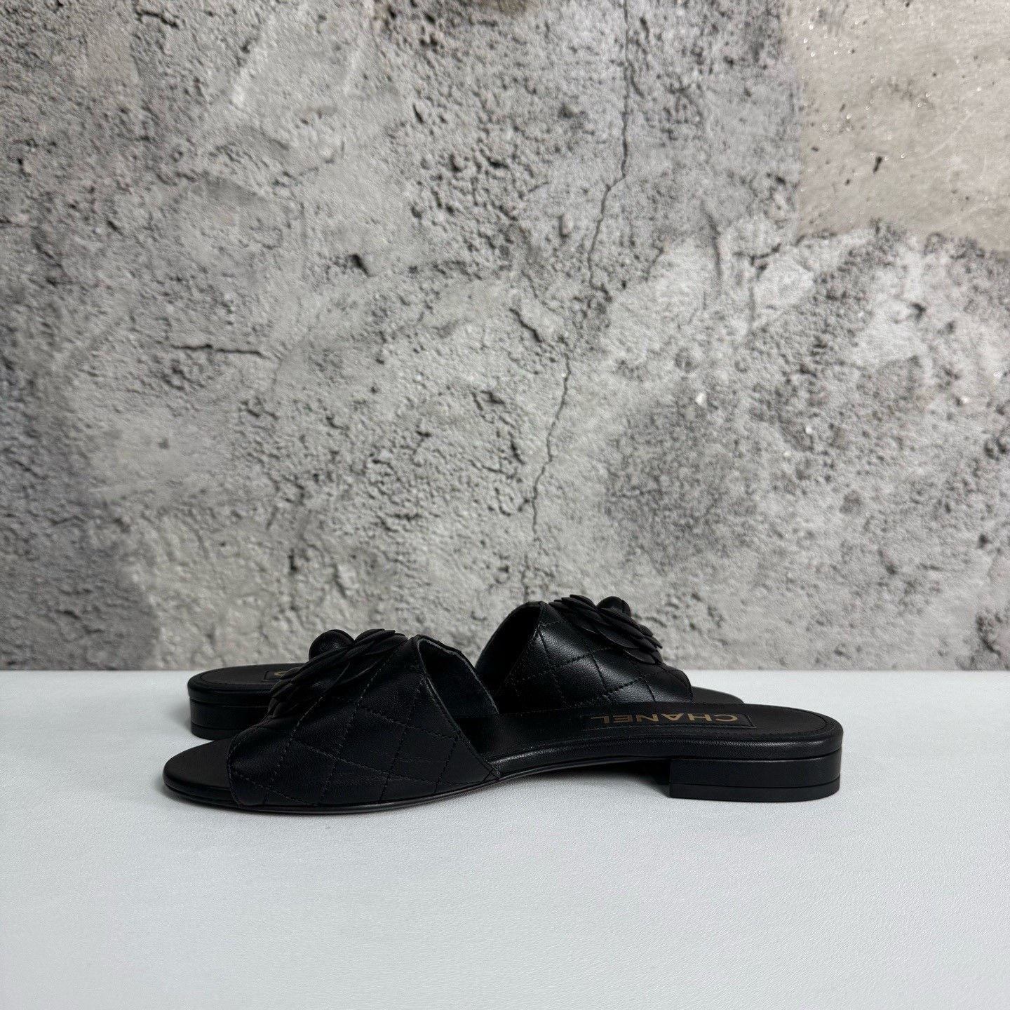Chanel Chanel Camellia Slippers Size US 8 / IT 38 - 4 Thumbnail