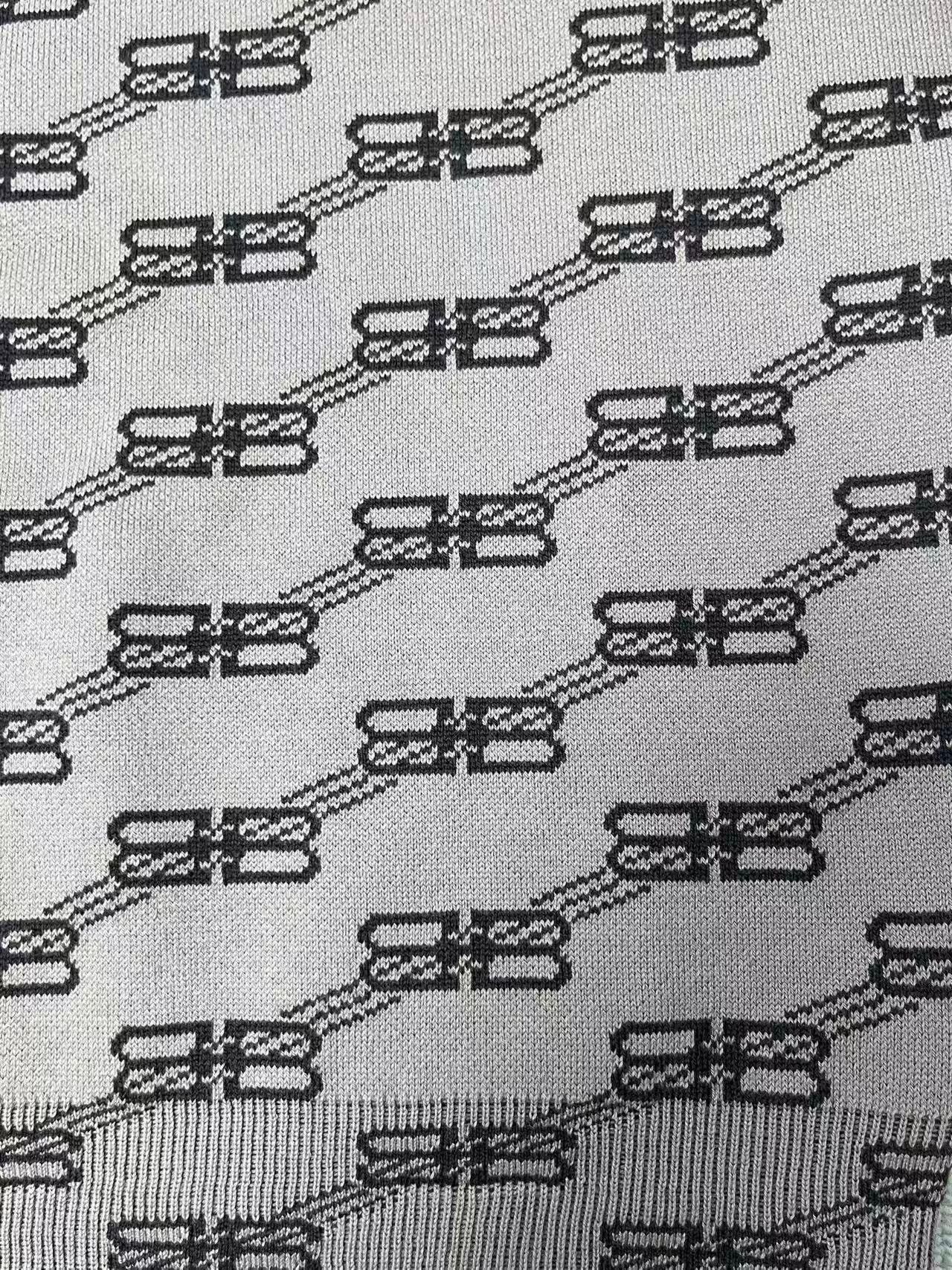Balenciaga Balenciaga Double B All-Over Print Pullover Sweater Size XS / US 0-2 / IT 36-38 - 3 Thumbnail