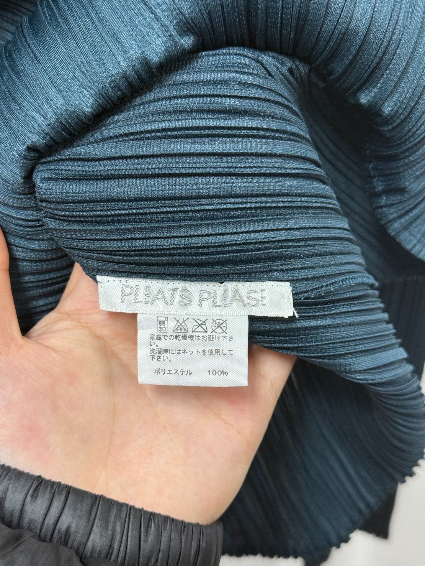 Pleats Please Issey Miyake ISSEY MIYAKE Pleats Please Pleated Crew Neck Top Size L / US 10 / IT 46 - 4 Thumbnail
