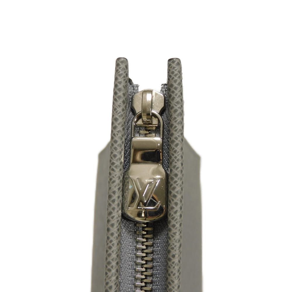 Louis Vuitton Louis Vuitton Louis Vuitton Pochette Voyage MM Taiga Clutch Bag Leather Clutch Bag M59147 DUTY FREE for USA Size ONE SIZE - 5 Thumbnail