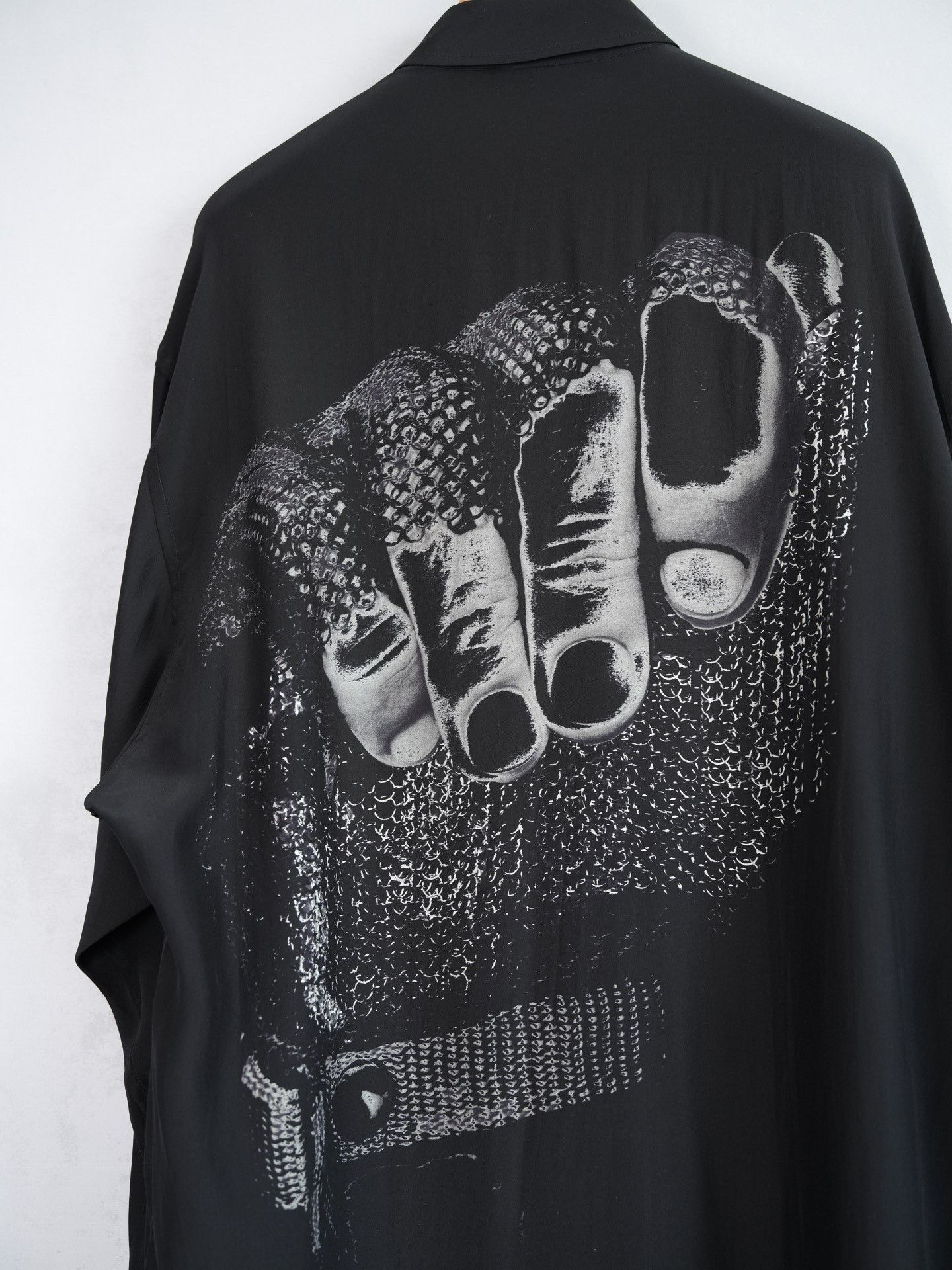 Yohji Yamamoto Yohji Yamamoto 21AW Chainmail Glove Silk Shirt Size US M / EU 48-50 / 2 - 5 Thumbnail