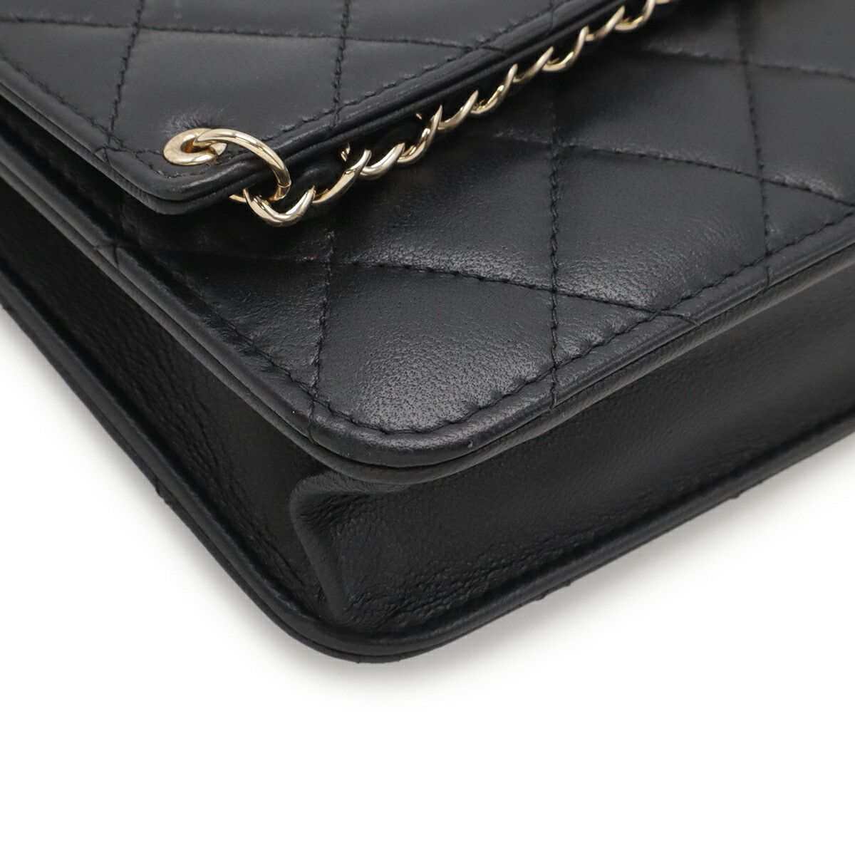 Chanel Chanel Chanel Matelasse Lambskin Chain Wallet Leather Shoulder Bag DUTY FREE for USA Size ONE SIZE - 3 Thumbnail