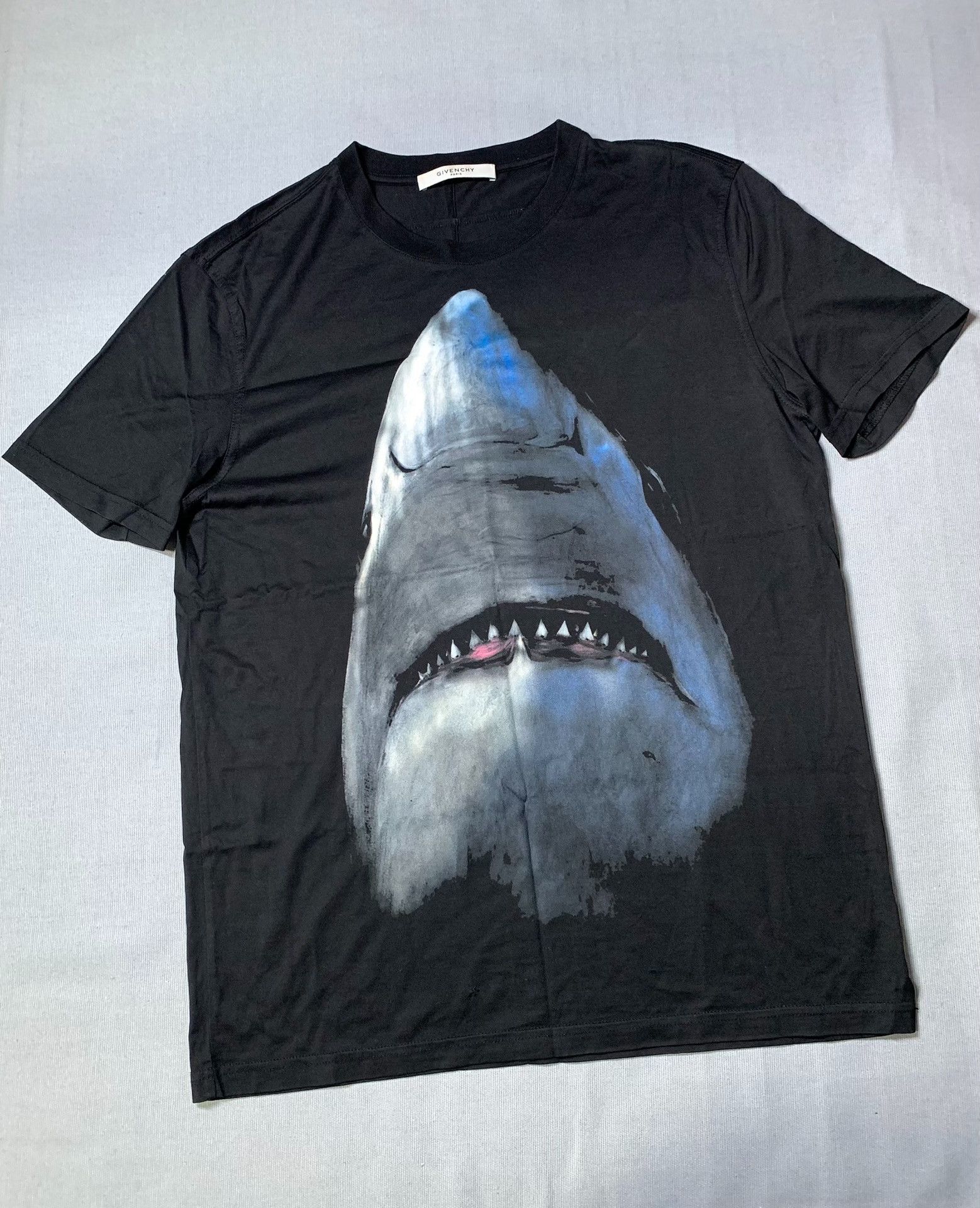 Givenchy Givenchy Shark Short Sleeve Size US XL / EU 56 / 4 - 2 Thumbnail