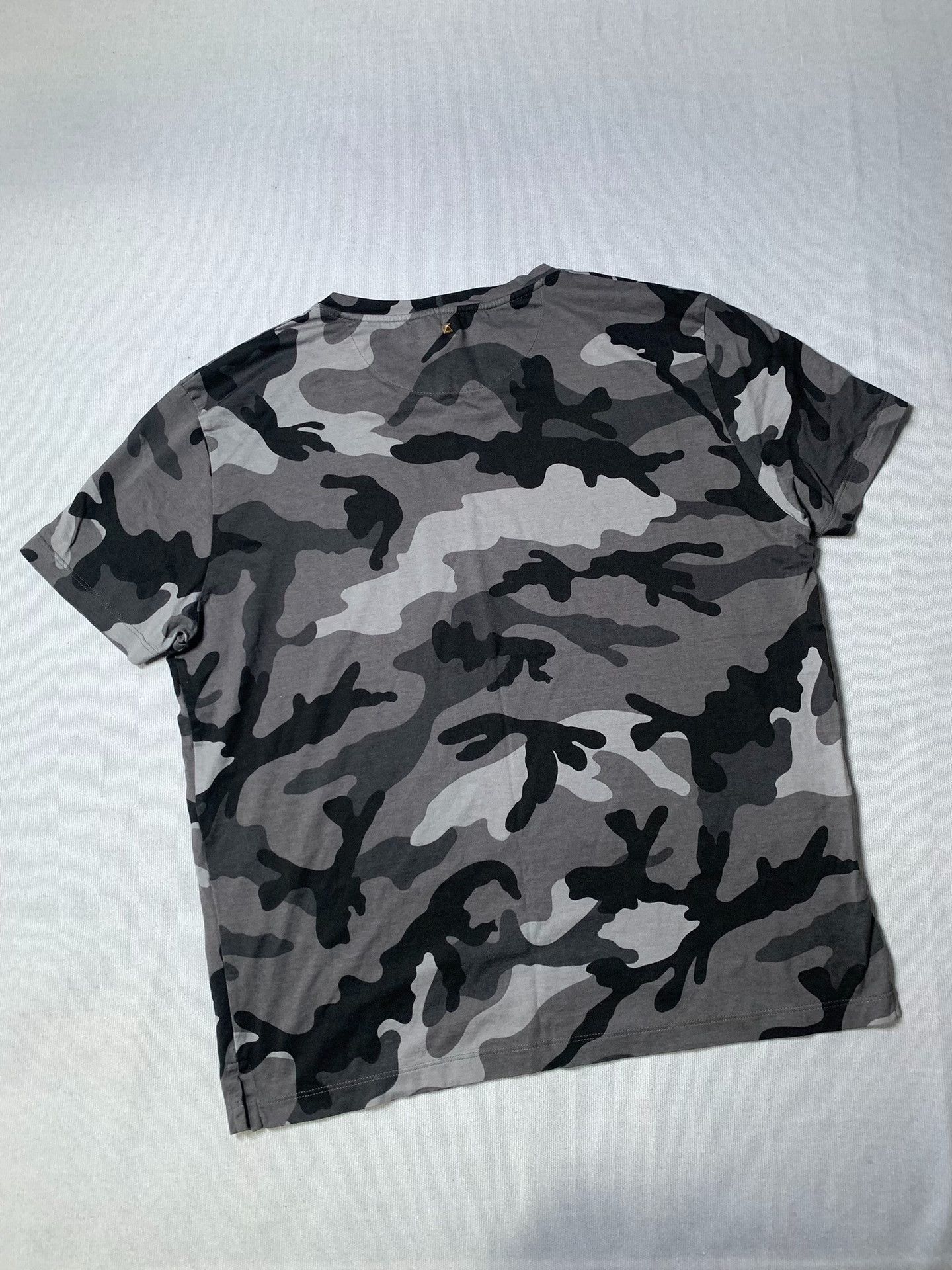 Valentino Valentino Camo Studded Short Sleeve Size US S / EU 44-46 / 1 - 3 Thumbnail