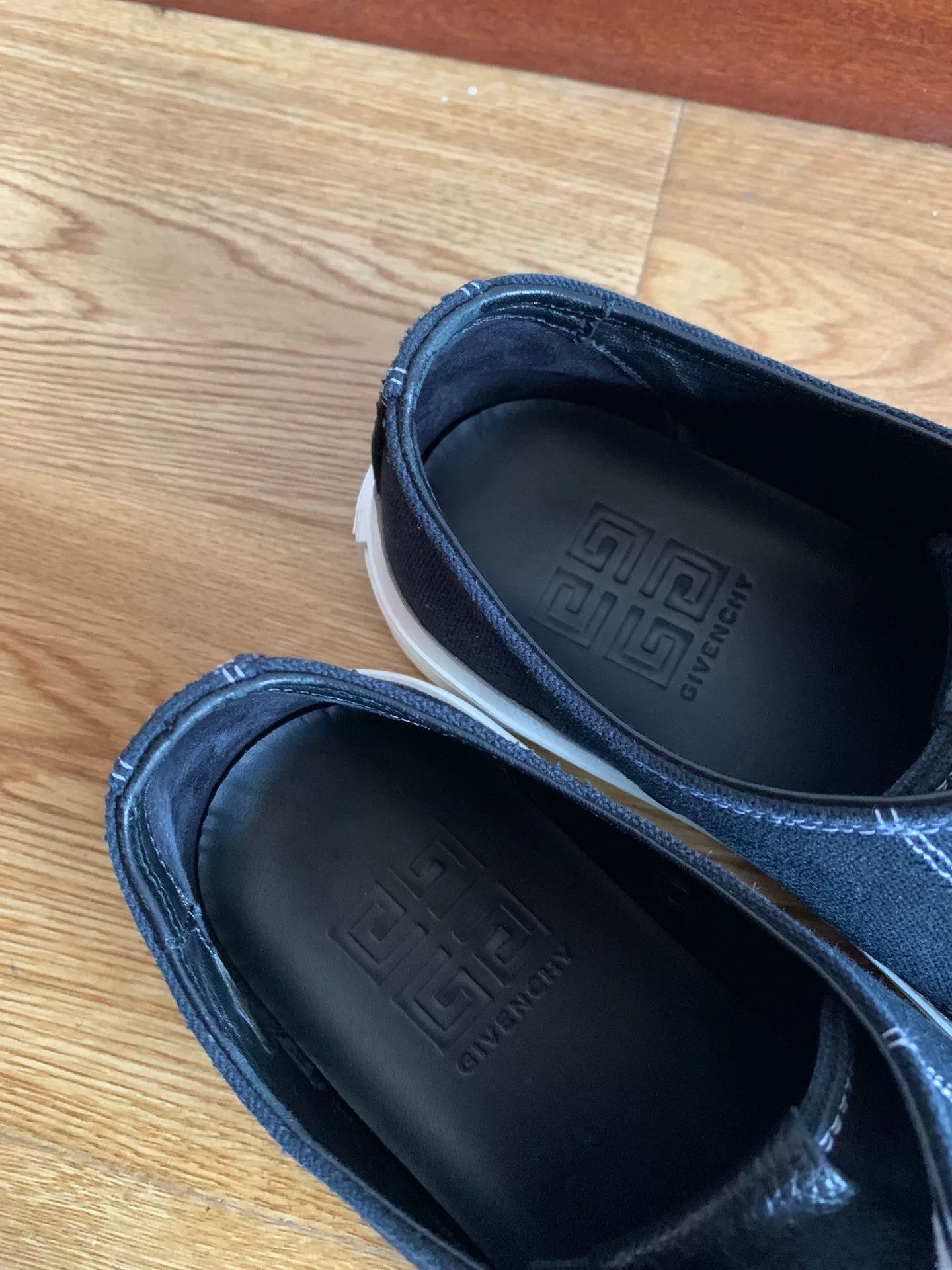 Givenchy Givenchy Black Low-Top Canvas Shoes Size US 7 / EU 40 - 7 Thumbnail