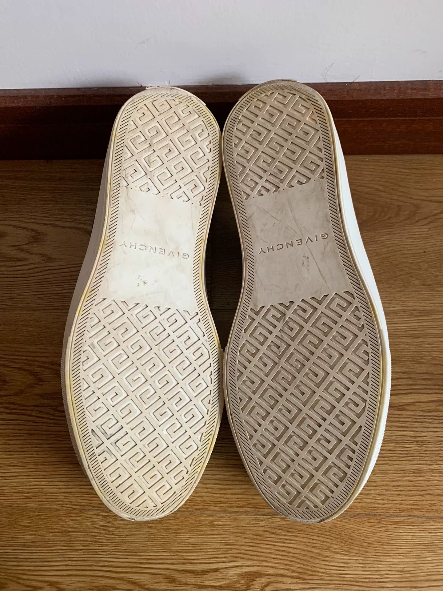 Givenchy Givenchy Black Low-Top Canvas Shoes Size US 7 / EU 40 - 6 Thumbnail