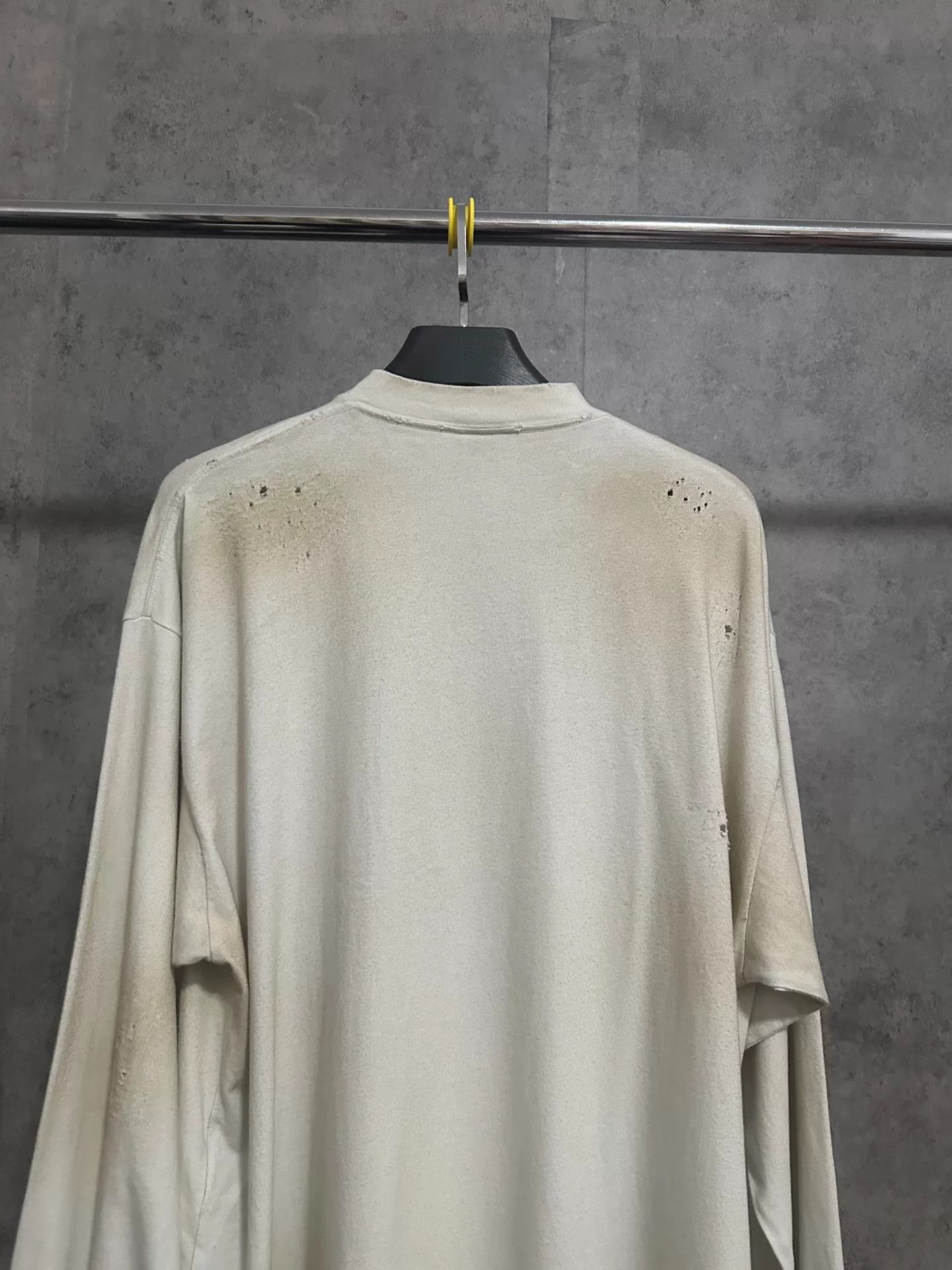 Balenciaga Balenciaga x Manchester United Distressed Hoodie Size US S / EU 44-46 / 1 - 5 Thumbnail