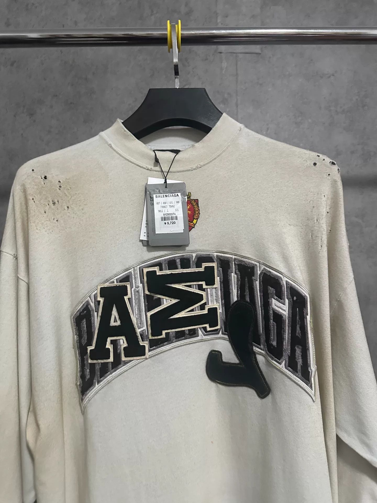 Balenciaga Balenciaga x Manchester United Distressed Hoodie Size US S / EU 44-46 / 1 - 2 Thumbnail