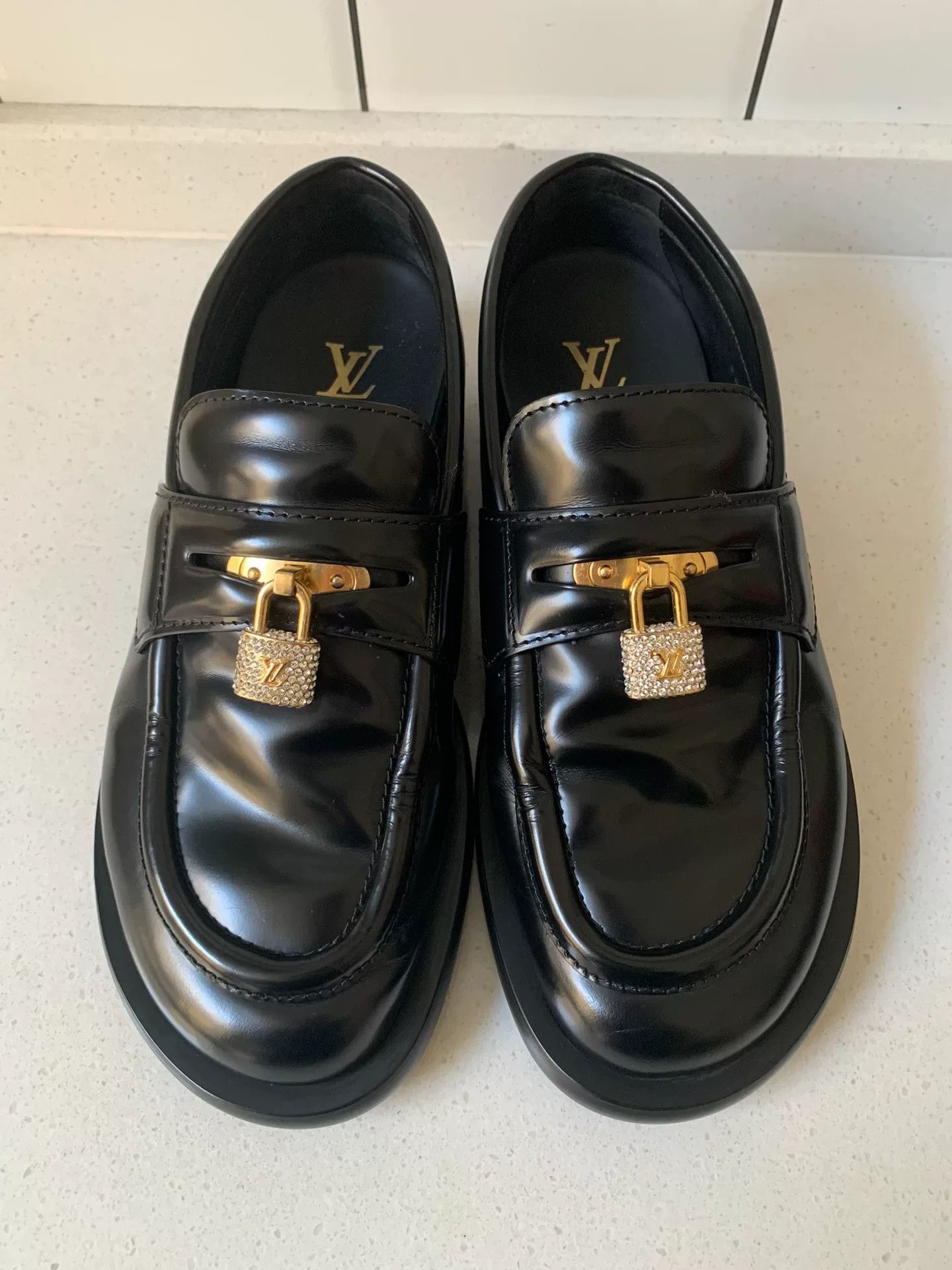 Louis Vuitton Louis Vuitton Diamond Buckle Loafers Size US 6 / IT 36 - 2 Thumbnail