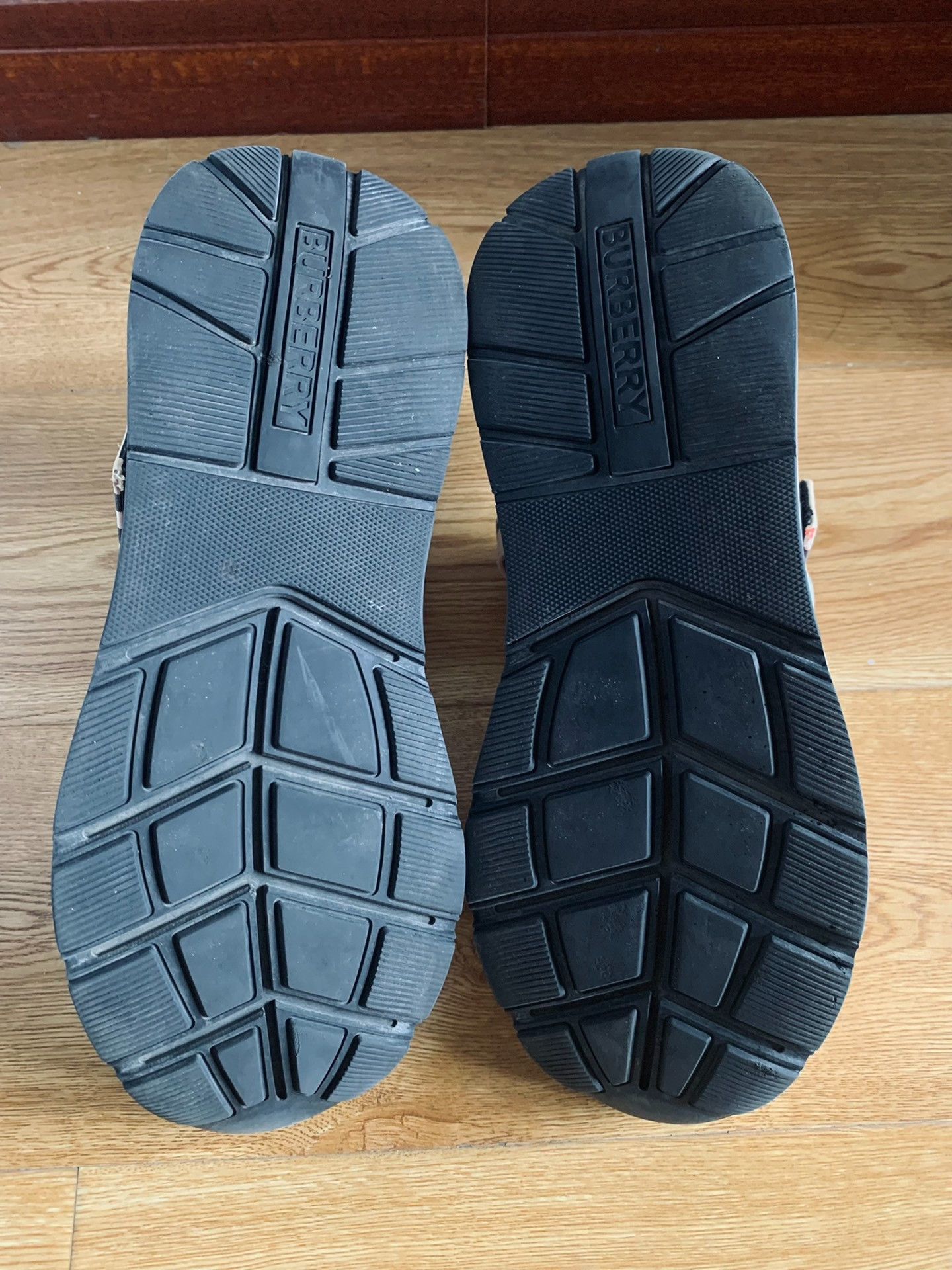 Burberry Burberry Low-Top Retro Dad Shoes Size US 7.5 / EU 40-41 - 6 Thumbnail