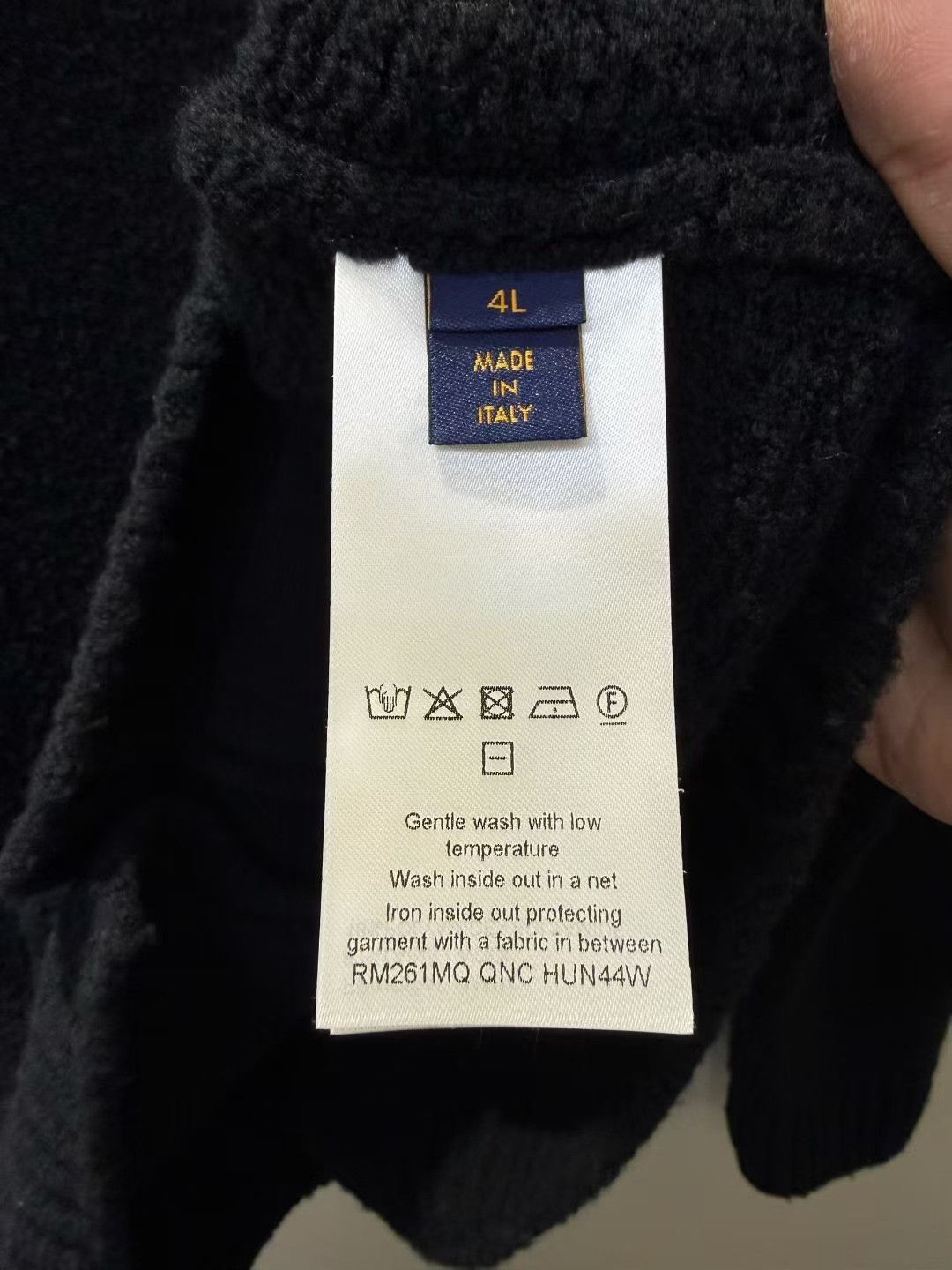 Louis Vuitton Louis Vuitton Teddy Logo Button Cardigan Size US XL / EU 56 / 4 - 3 Thumbnail
