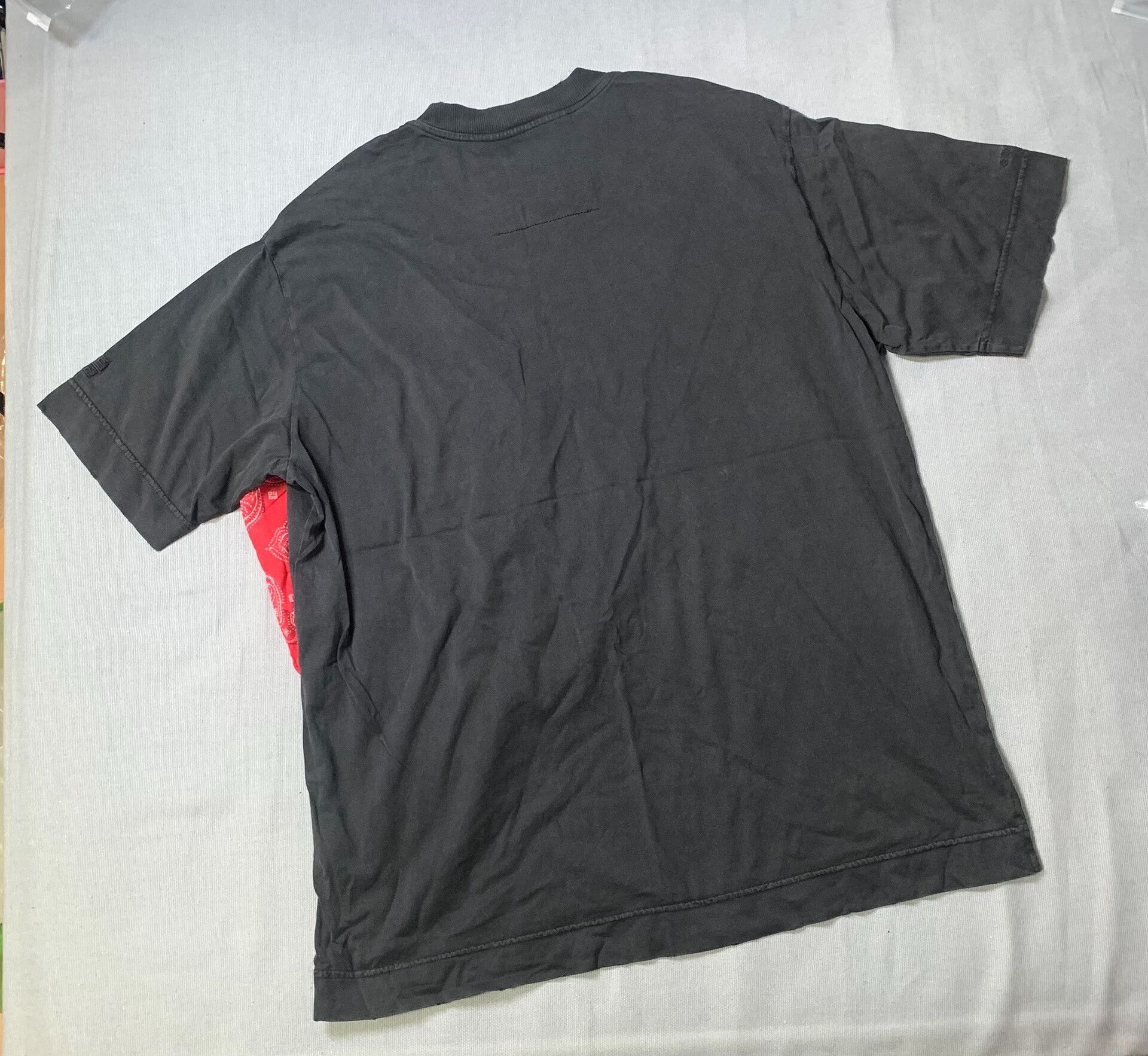 Givenchy Givenchy Bandana Distressed Short-Sleeve Tee Size US S / EU 44-46 / 1 - 3 Thumbnail