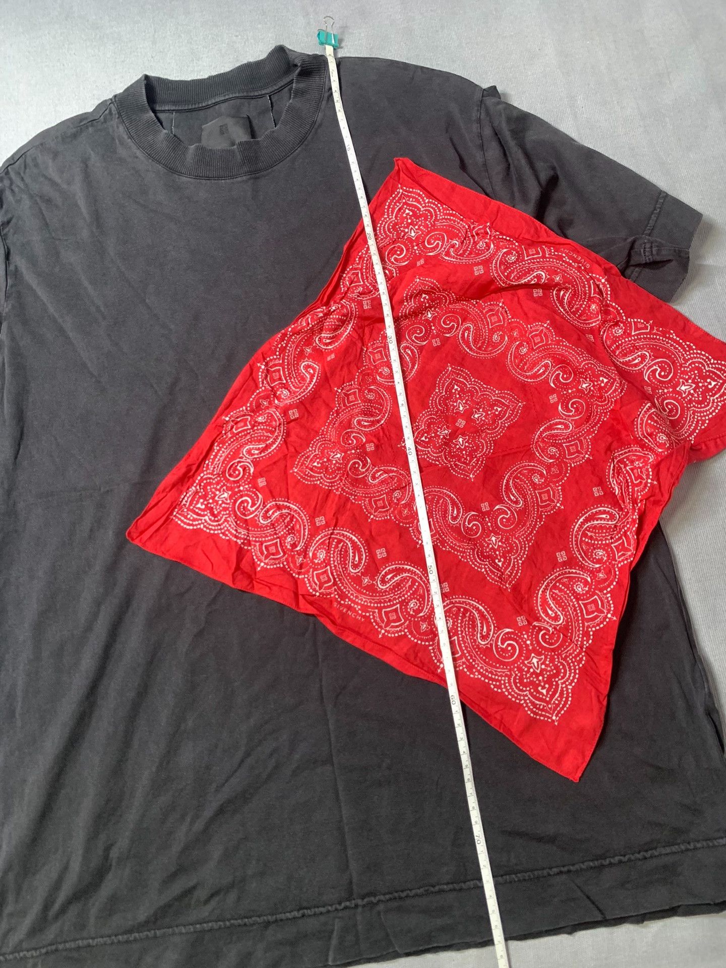 Givenchy Givenchy Bandana Distressed Short-Sleeve Tee Size US S / EU 44-46 / 1 - 9 Thumbnail