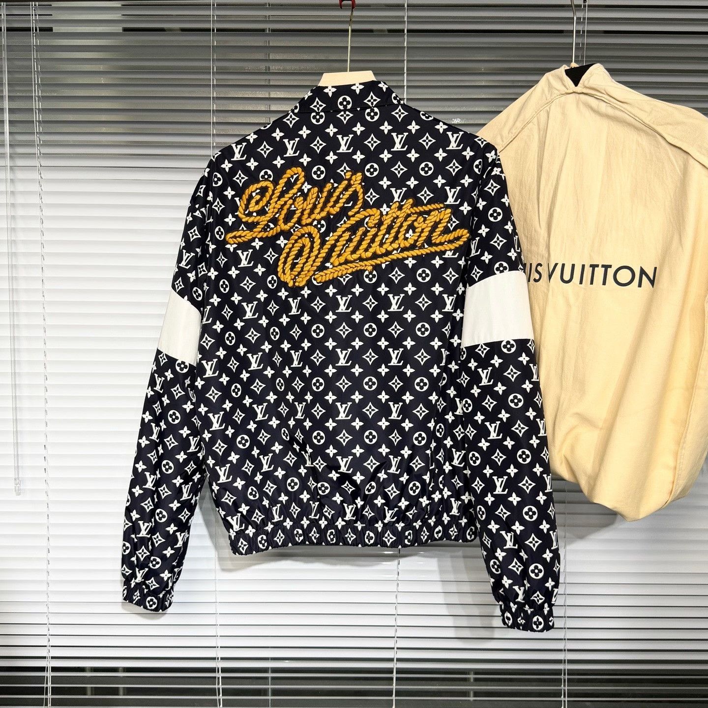 Louis Vuitton Louis Vuitton Monogram Windbreaker Jacket Size US M / EU 48-50 / 2 - 2 Thumbnail