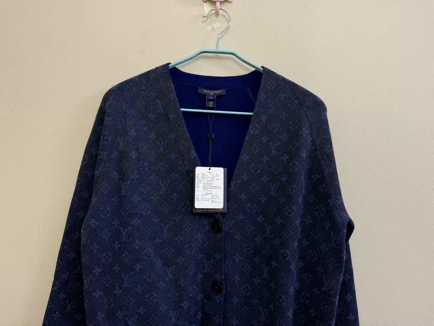 Louis Vuitton Louis Vuitton Blue Logo Glitter Cardigan Size M / US 6-8 / IT 42-44 - 2 Thumbnail