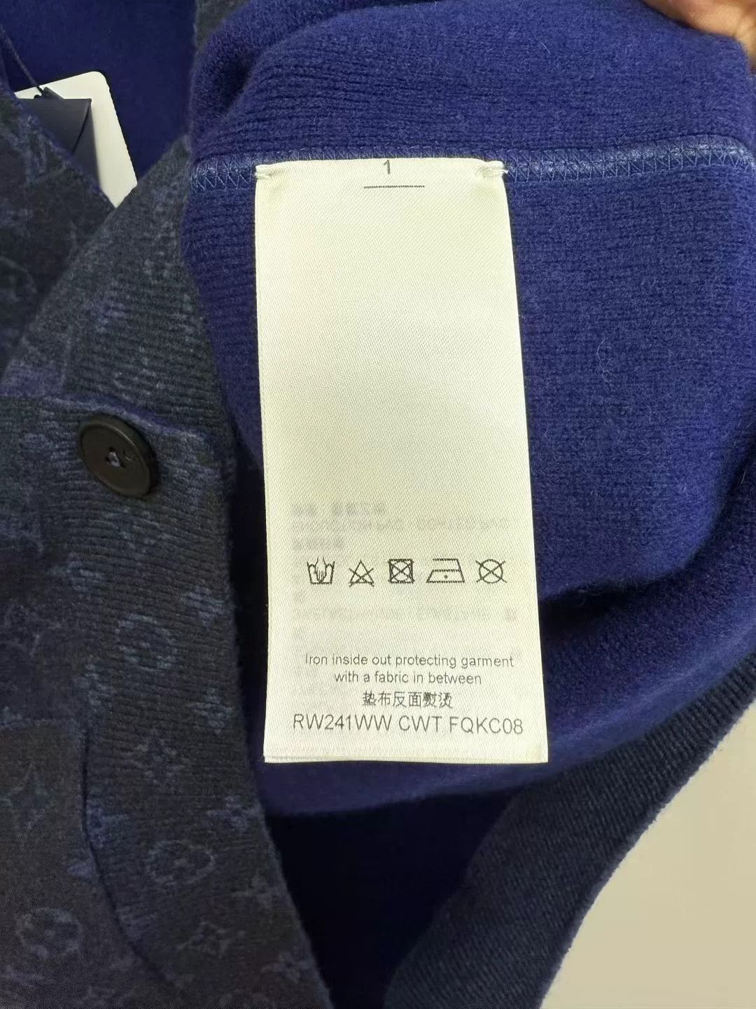 Louis Vuitton Louis Vuitton Blue Logo Glitter Cardigan Size M / US 6-8 / IT 42-44 - 4 Thumbnail
