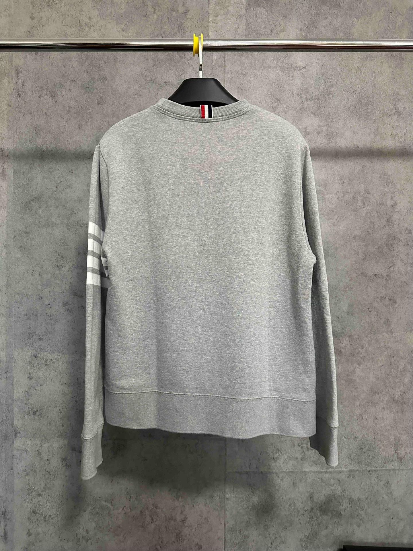 Thom Browne Thom Browne Classic Gray Four-Stripe Crewneck Sweatshirt Size US XL / EU 56 / 4 - 5 Thumbnail