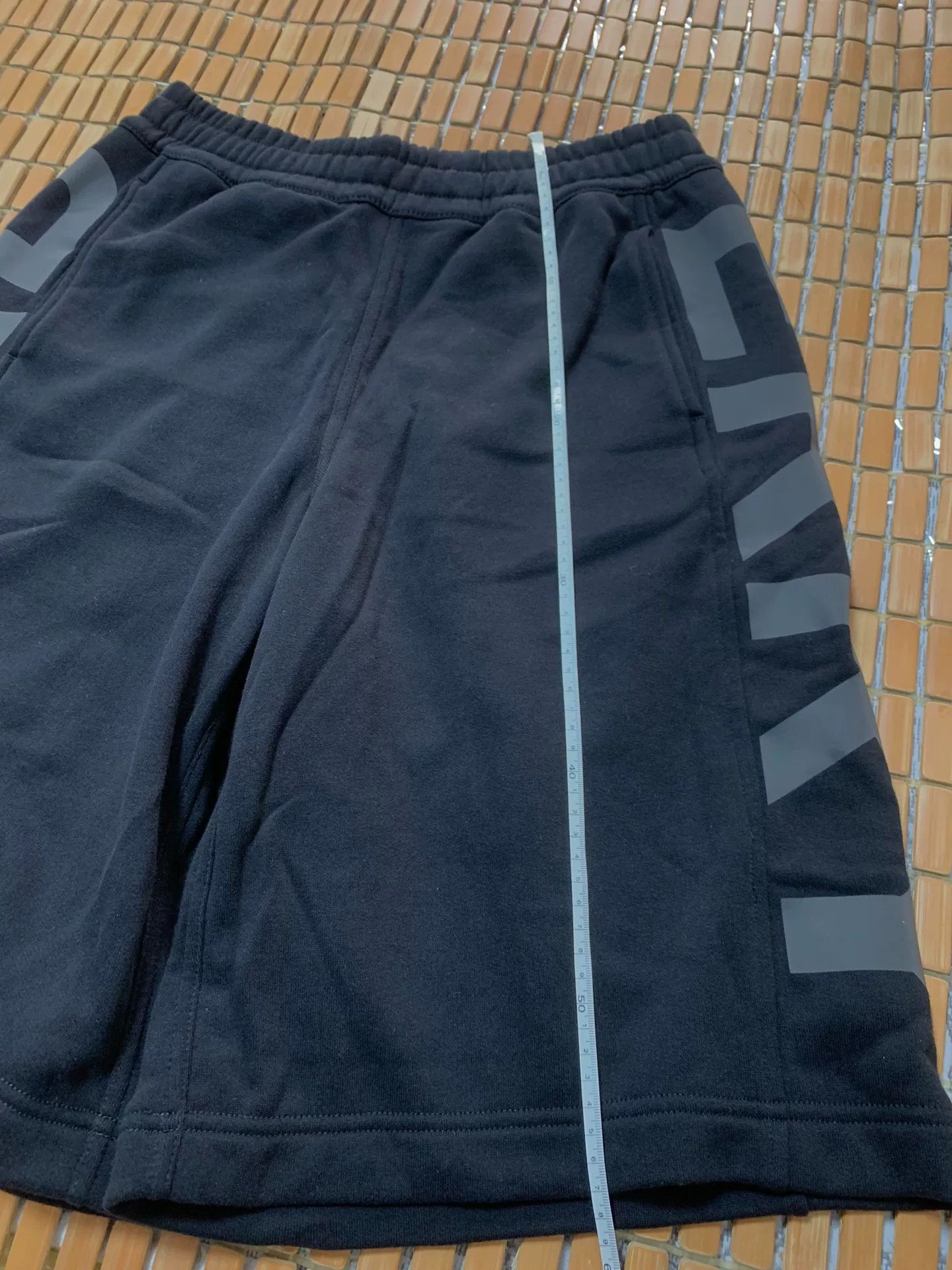 Burberry Burberry Reflective Logo Sports Shorts Size US 26 / EU 42 - 9 Thumbnail
