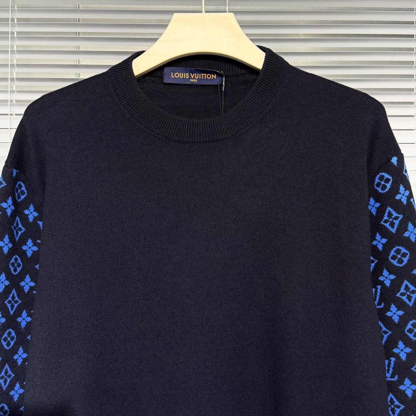 Louis Vuitton Louis Vuitton Monogram Knit Sweater M Size US M / EU 48-50 / 2 - 3 Thumbnail
