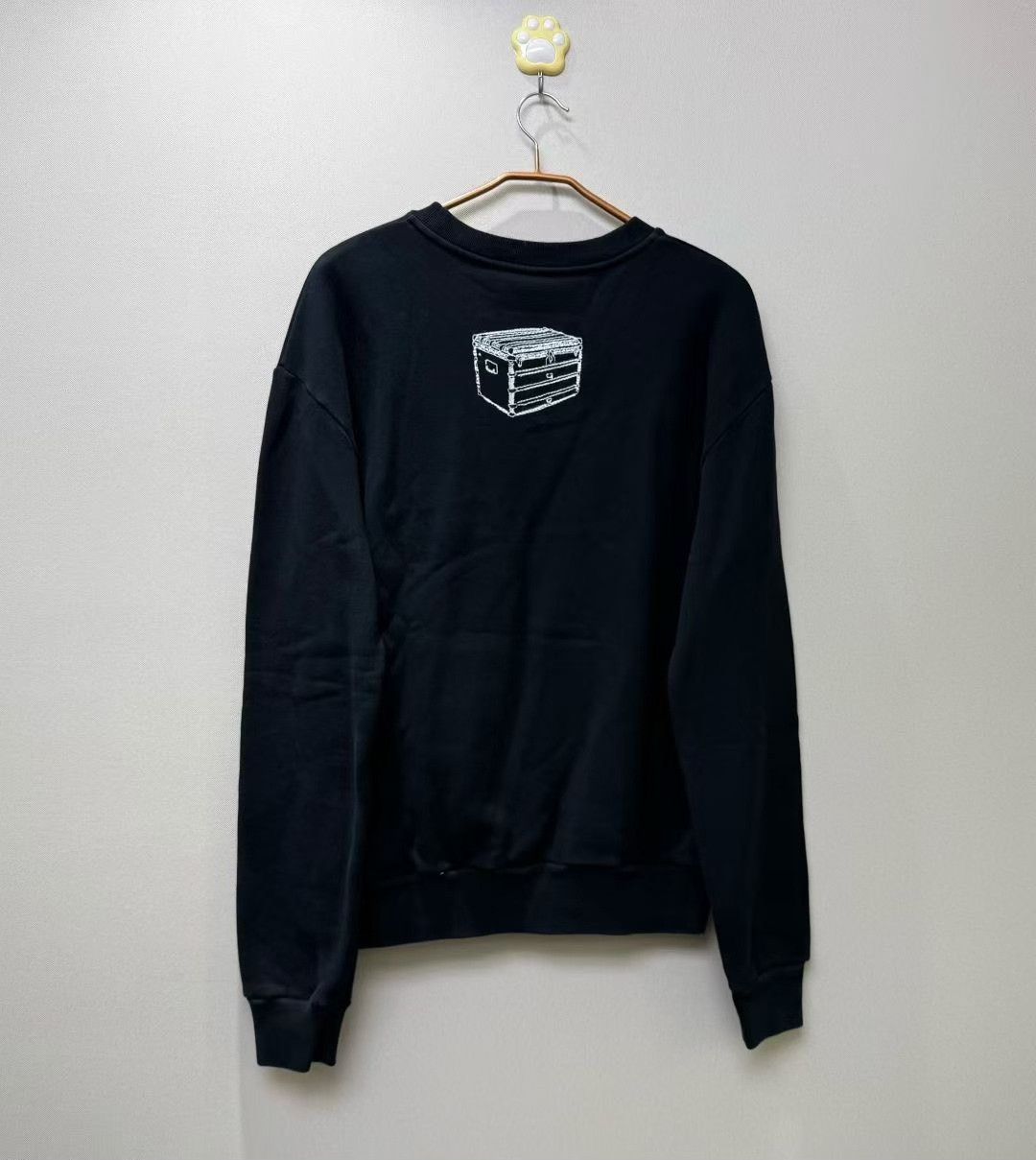 Louis Vuitton Louis Vuitton Black Embroidered Logo Sweatshirt Size US XL / EU 56 / 4 - 4 Thumbnail
