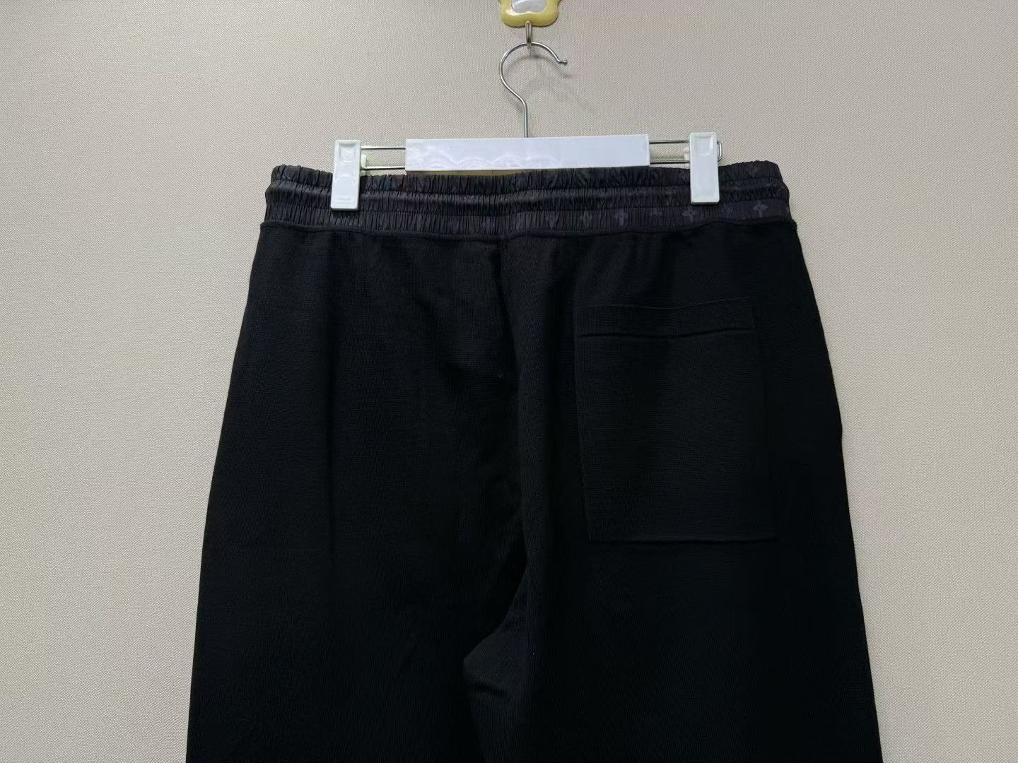 Louis Vuitton Louis Vuitton LV New Black Logo Pants Size US 29 - 5 Thumbnail