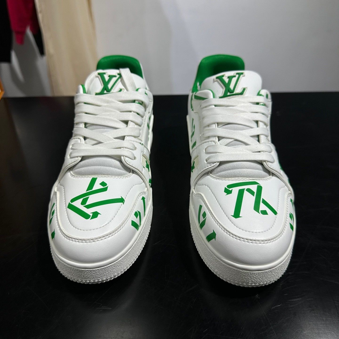 Louis Vuitton Louis Vuitton Trainer White Green Sneakers Size US 8.5 / EU 41-42 - 2 Thumbnail