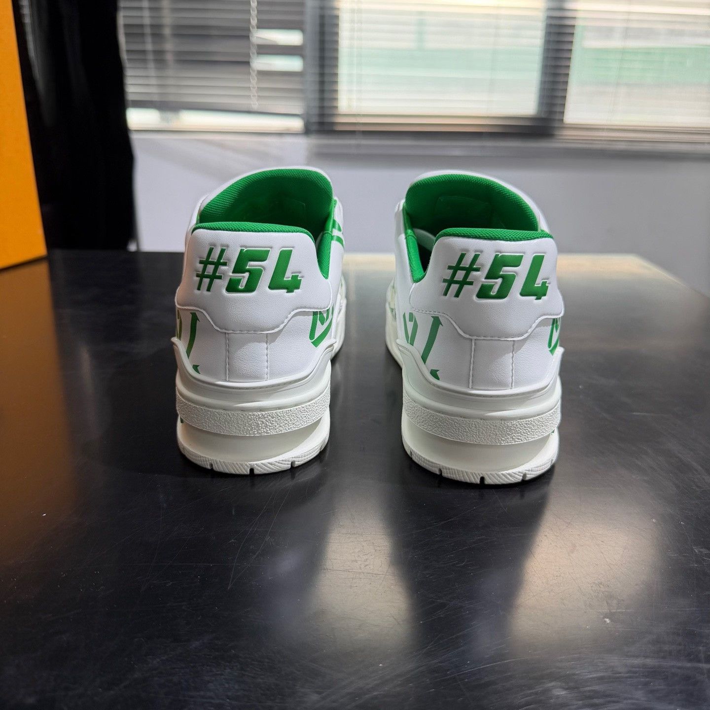 Louis Vuitton Louis Vuitton Trainer White Green Sneakers Size US 7 / EU 40 - 4 Thumbnail