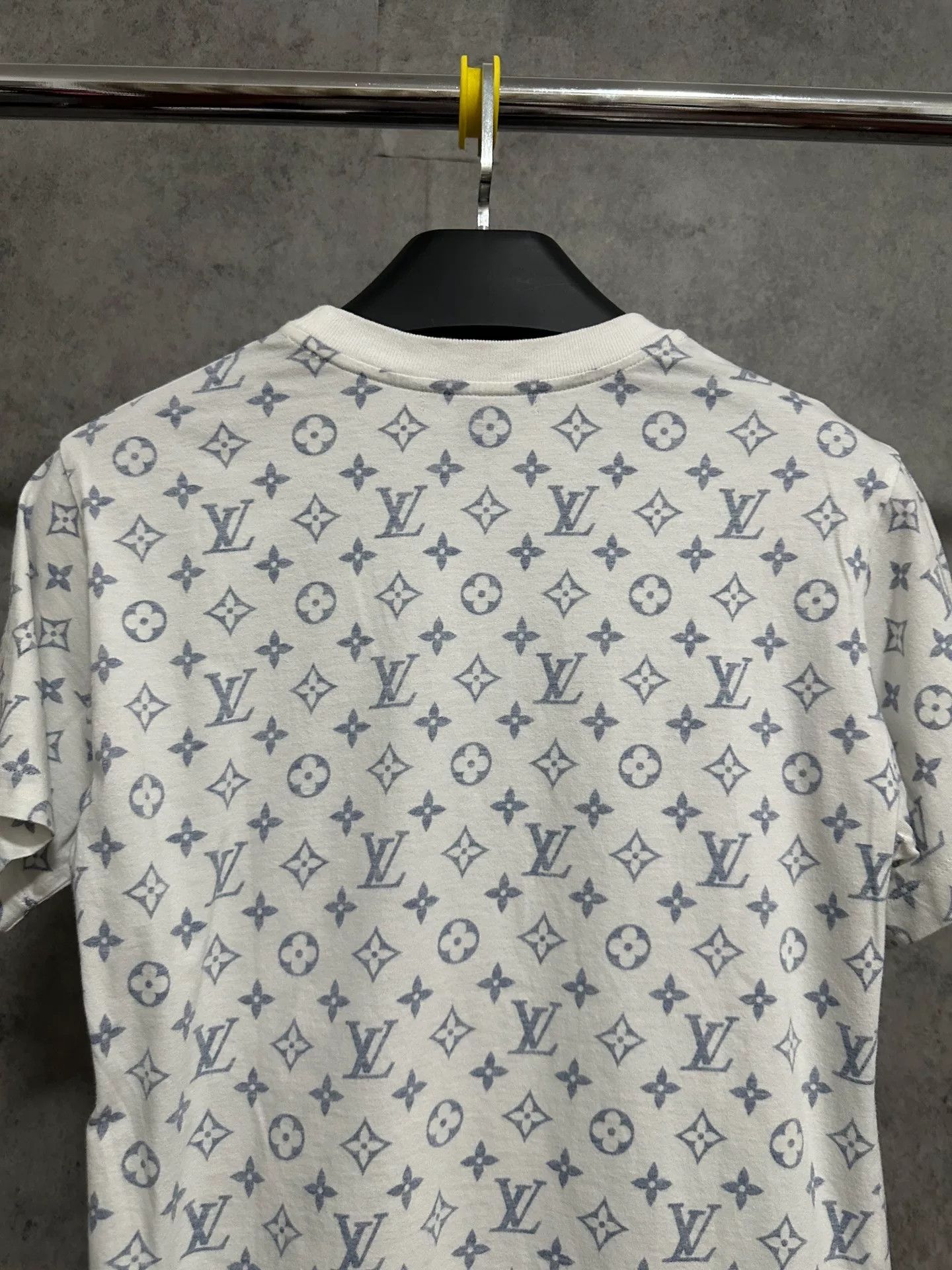Louis Vuitton Louis Vuitton Monogram Short-Sleeve T-Shirt Size XS / US 0-2 / IT 36-38 - 5 Thumbnail